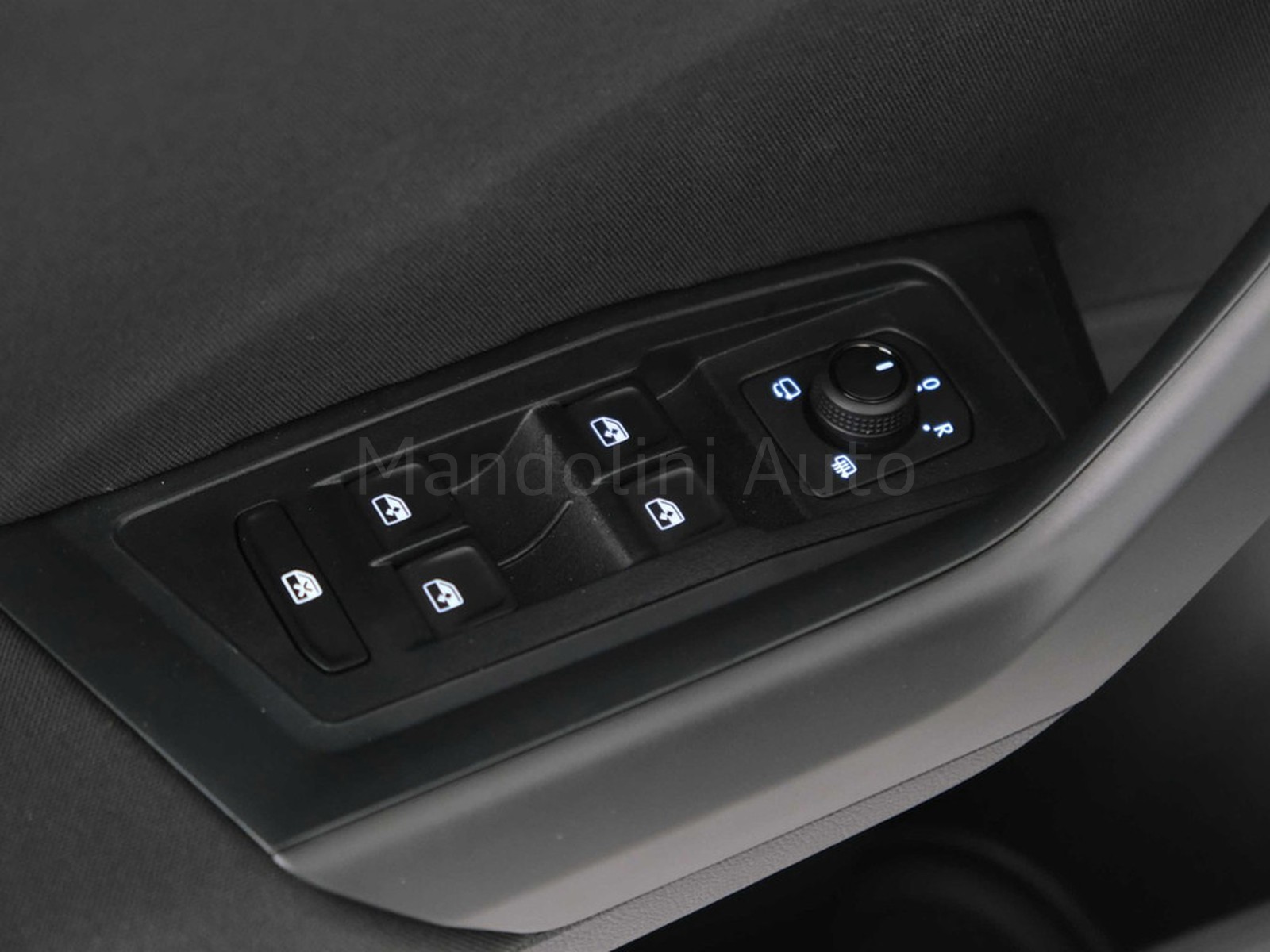 22 - Volkswagen T-Roc 1.0 tsi 115cv sport