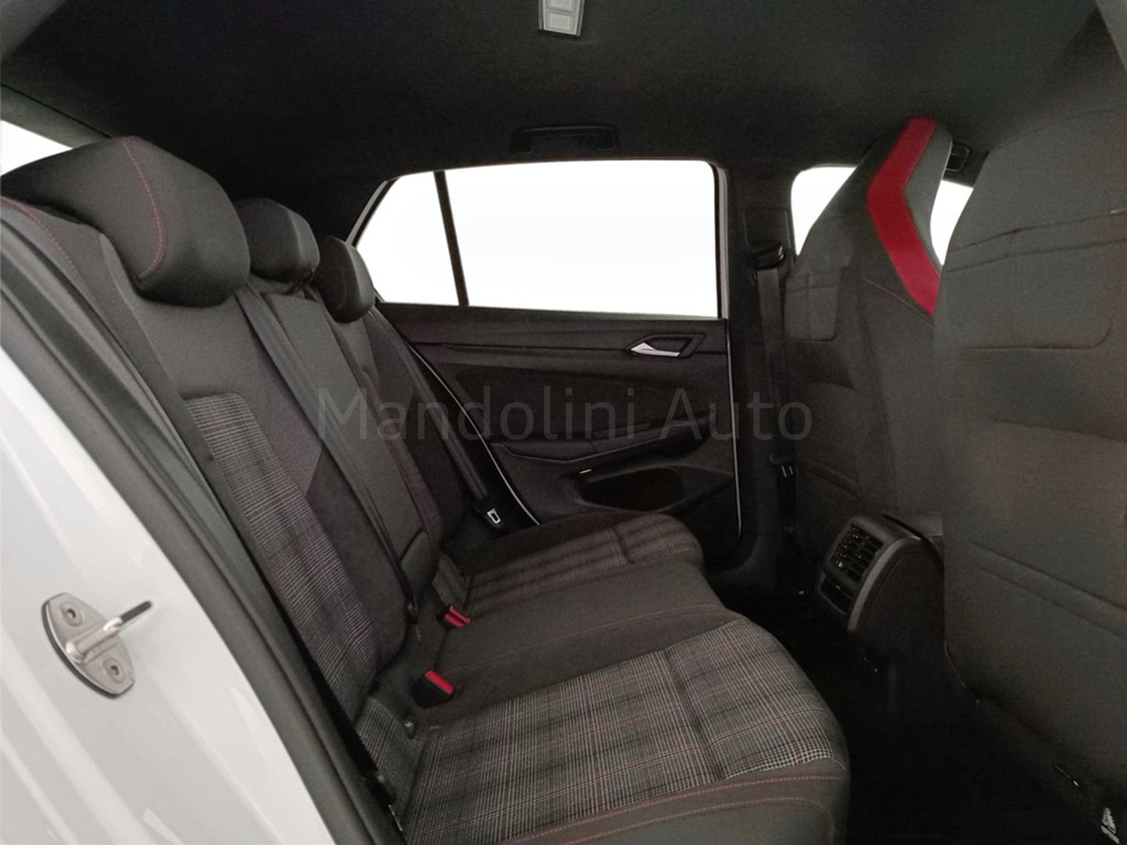 9 - Volkswagen Golf 2.0 tsi 245cv gti dsg