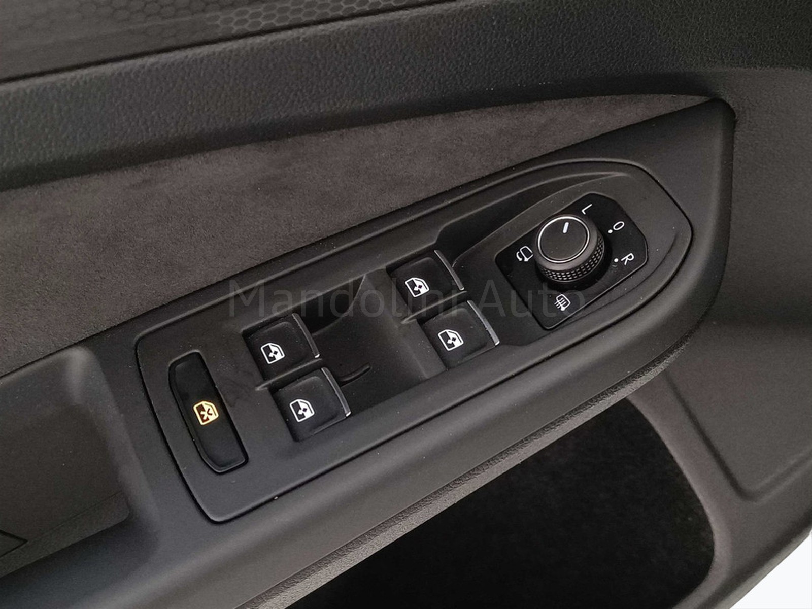 29 - Volkswagen Golf 2.0 tsi 245cv gti dsg