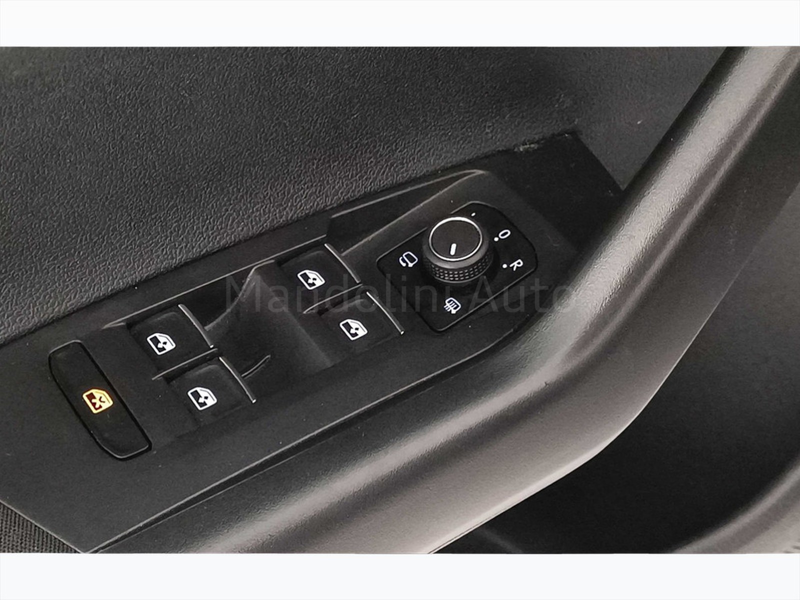 22 - Volkswagen Taigo 1.5 tsi 150cv r-line dsg