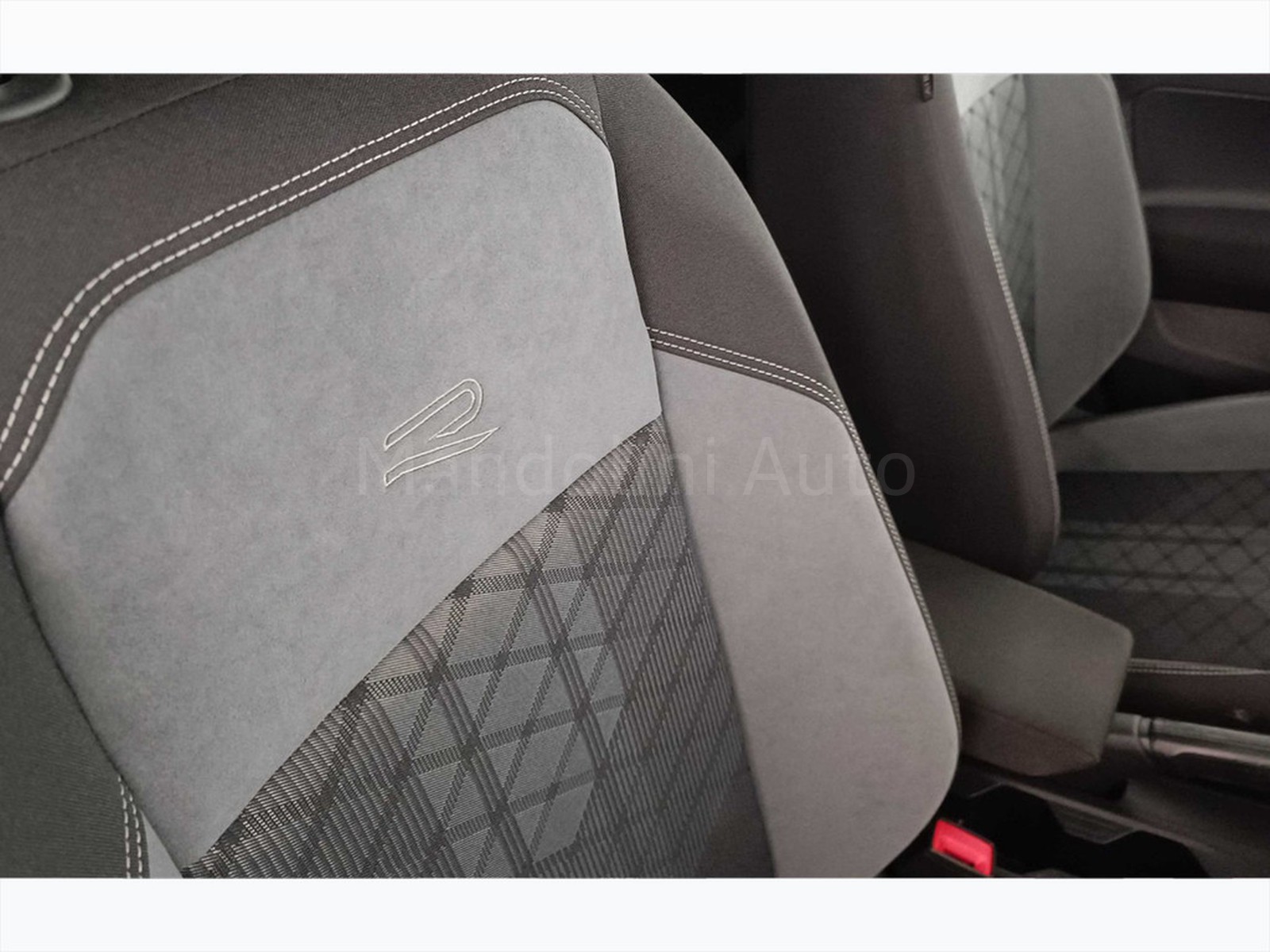 30 - Volkswagen Taigo 1.5 tsi 150cv r-line dsg