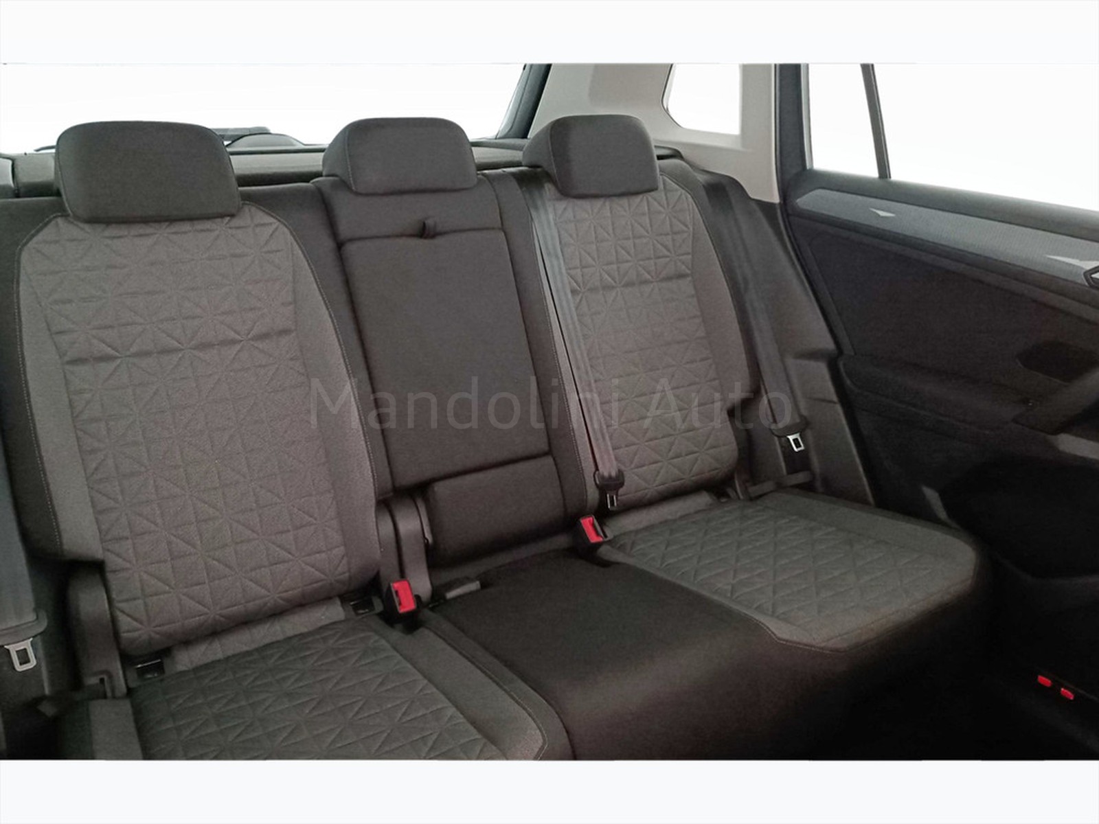 32 - Volkswagen Tiguan 2.0 tdi scr 150cv life dsg