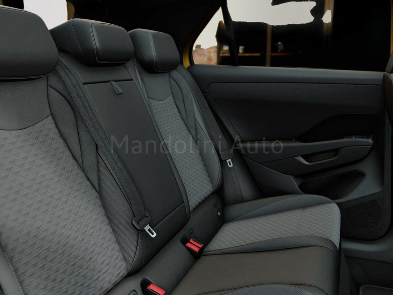 9 - Volkswagen T-Roc 1.5 etsi act 150cv r-line dsg