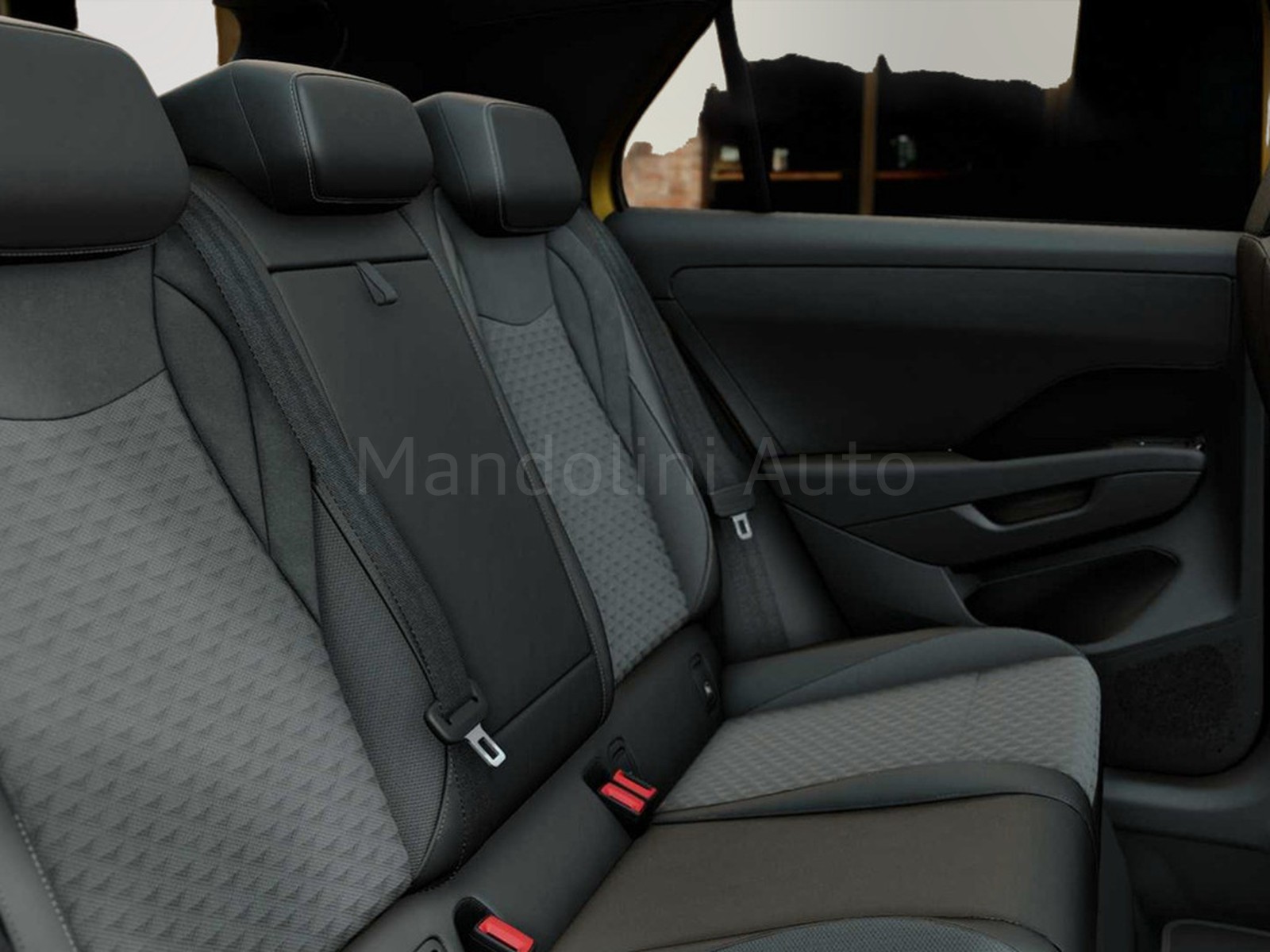 9 - Volkswagen T-Roc 1.5 etsi act 150cv r-line dsg