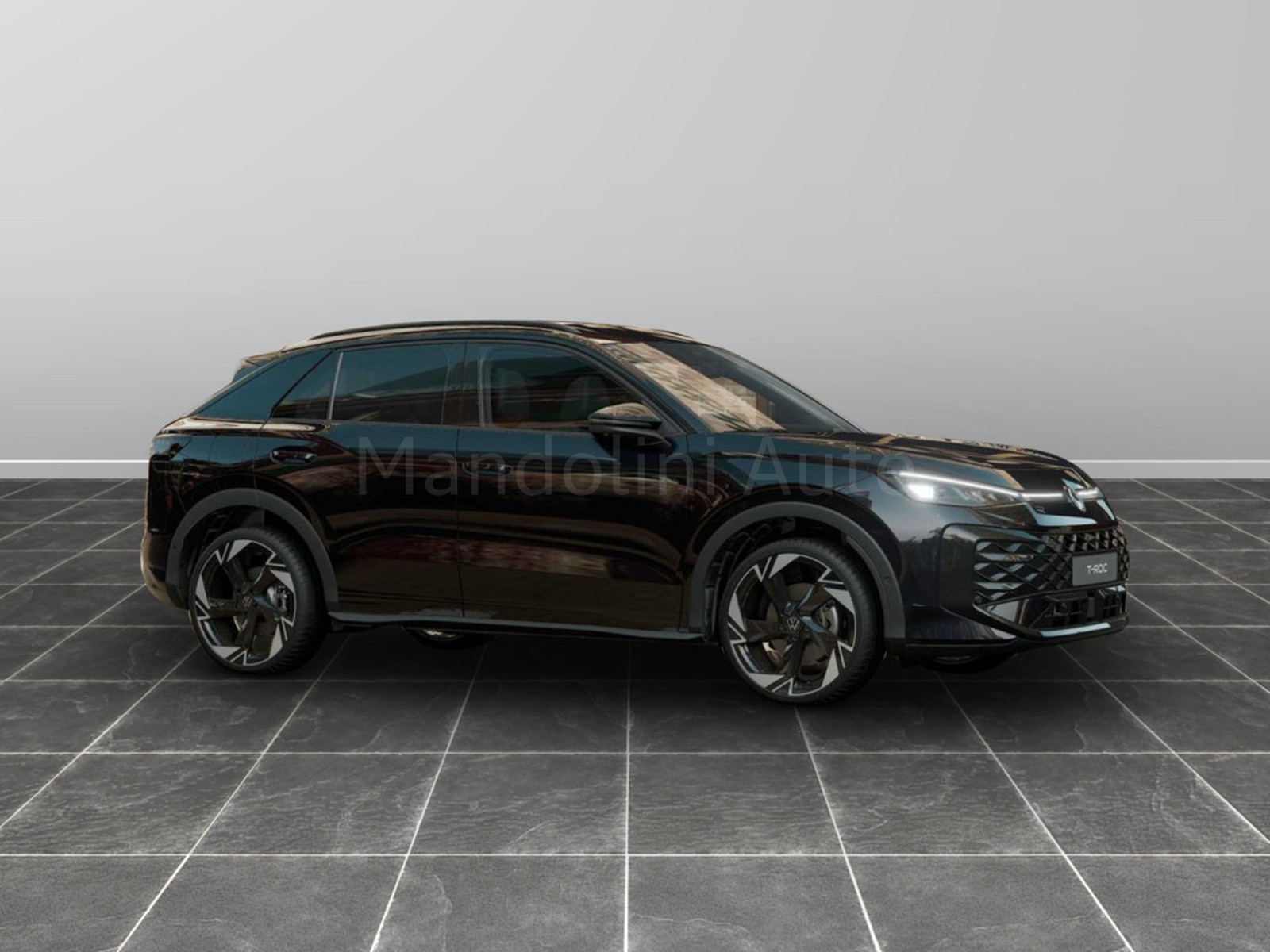 3 - Volkswagen T-Roc 1.5 etsi act 150cv r-line dsg
