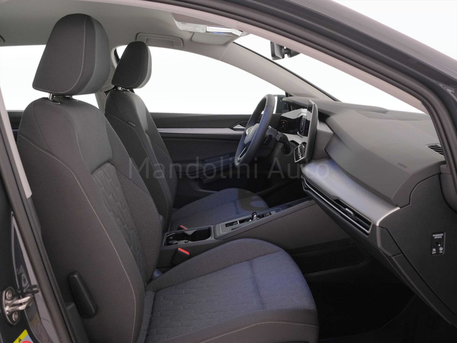 8 - Volkswagen Golf variant 2.0 tdi scr 150cv life dsg