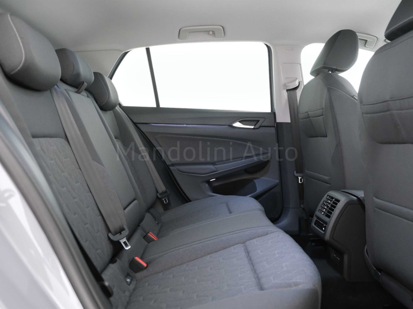 9 - Volkswagen Golf 1.5 tsi ehybrid 204cv edition plus dsg