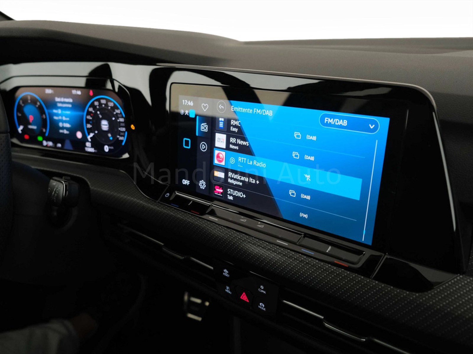 22 - Volkswagen Golf 2.0 tdi scr 150cv r-line dsg