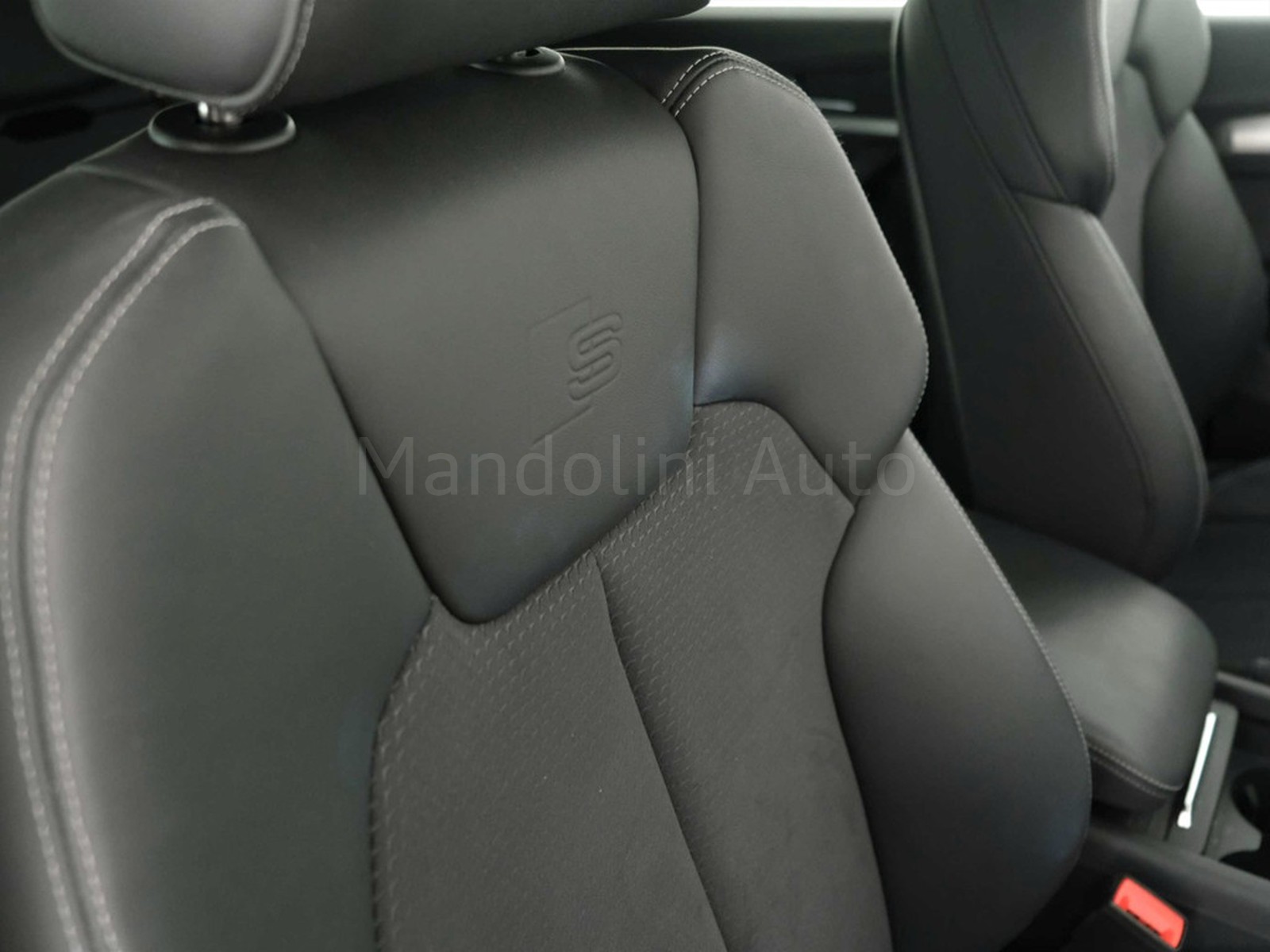 32 - Audi Q5 sportback 40 2.0 tdi mhev 12v s line quattro s tronic