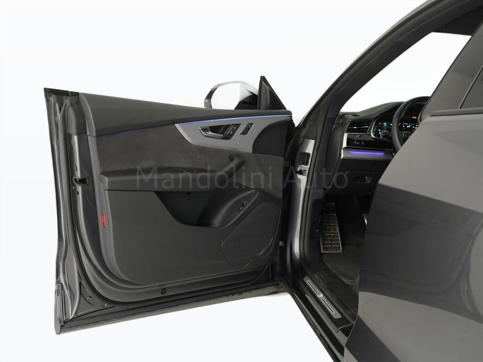 38 - Audi Q8 3.0 v6 tdi mhev 286cv s line edition quattro