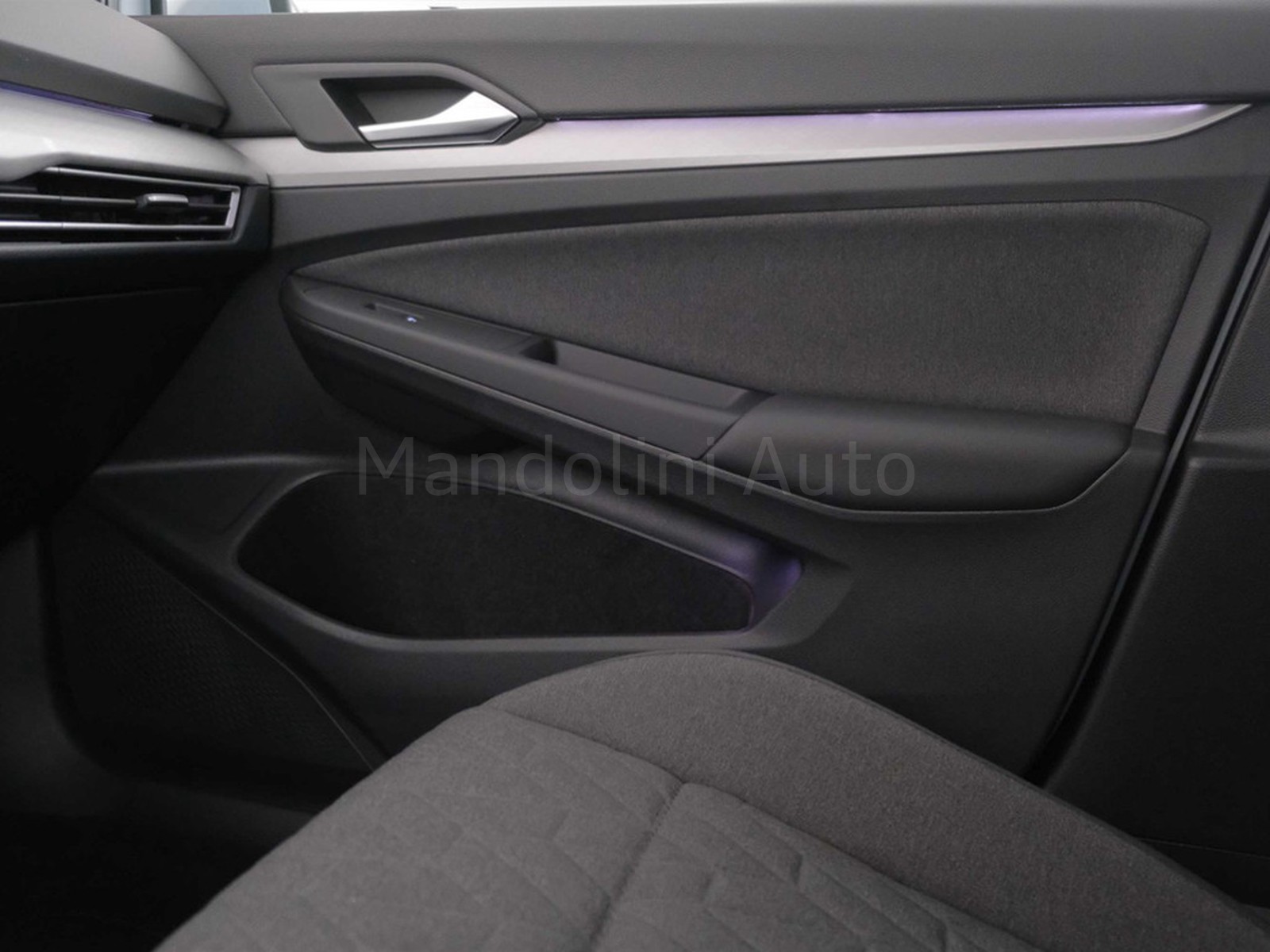 32 - Volkswagen Golf 1.5 tsi ehybrid 204cv edition plus dsg