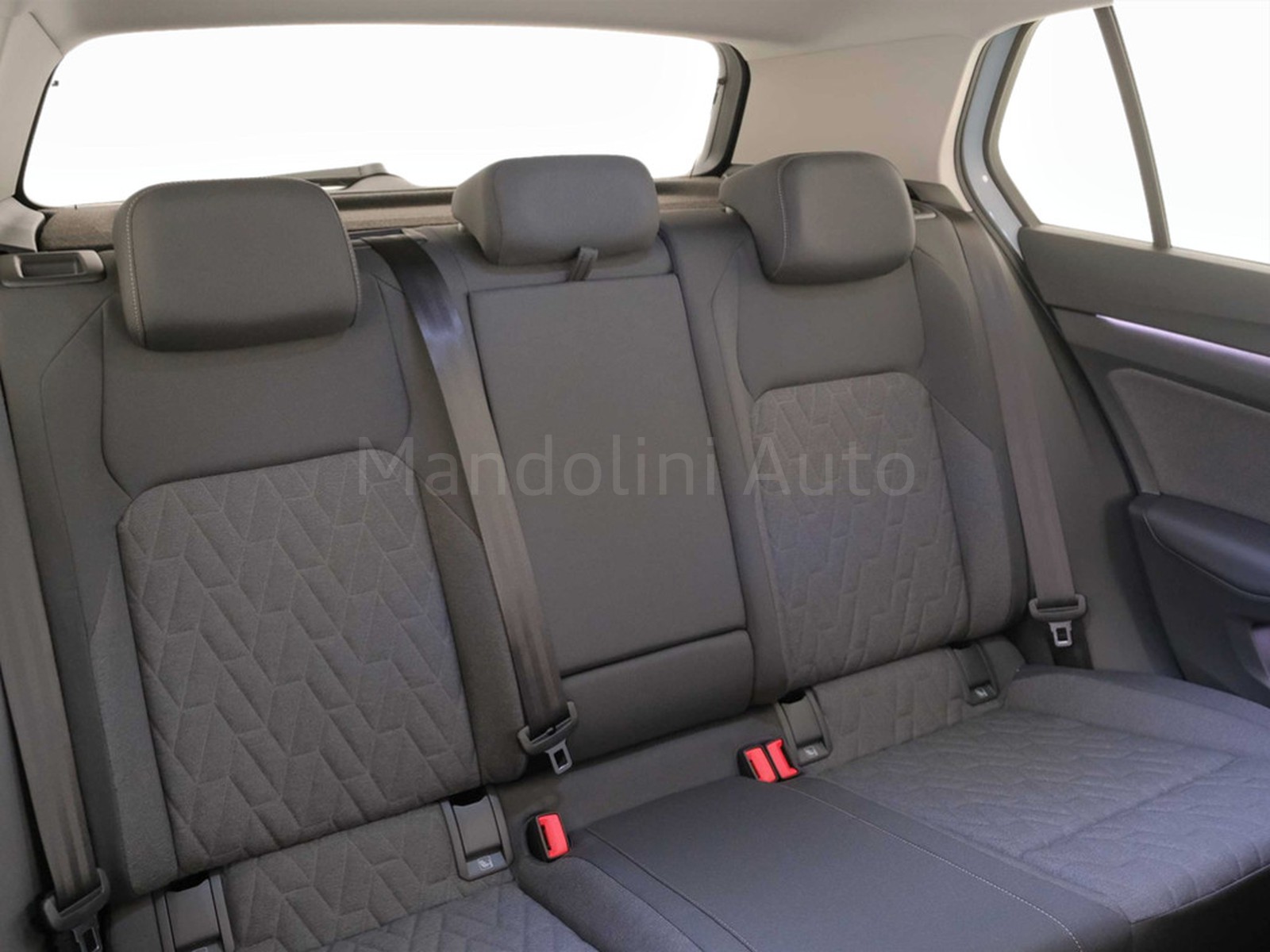 34 - Volkswagen Golf 1.5 tsi ehybrid 204cv edition plus dsg