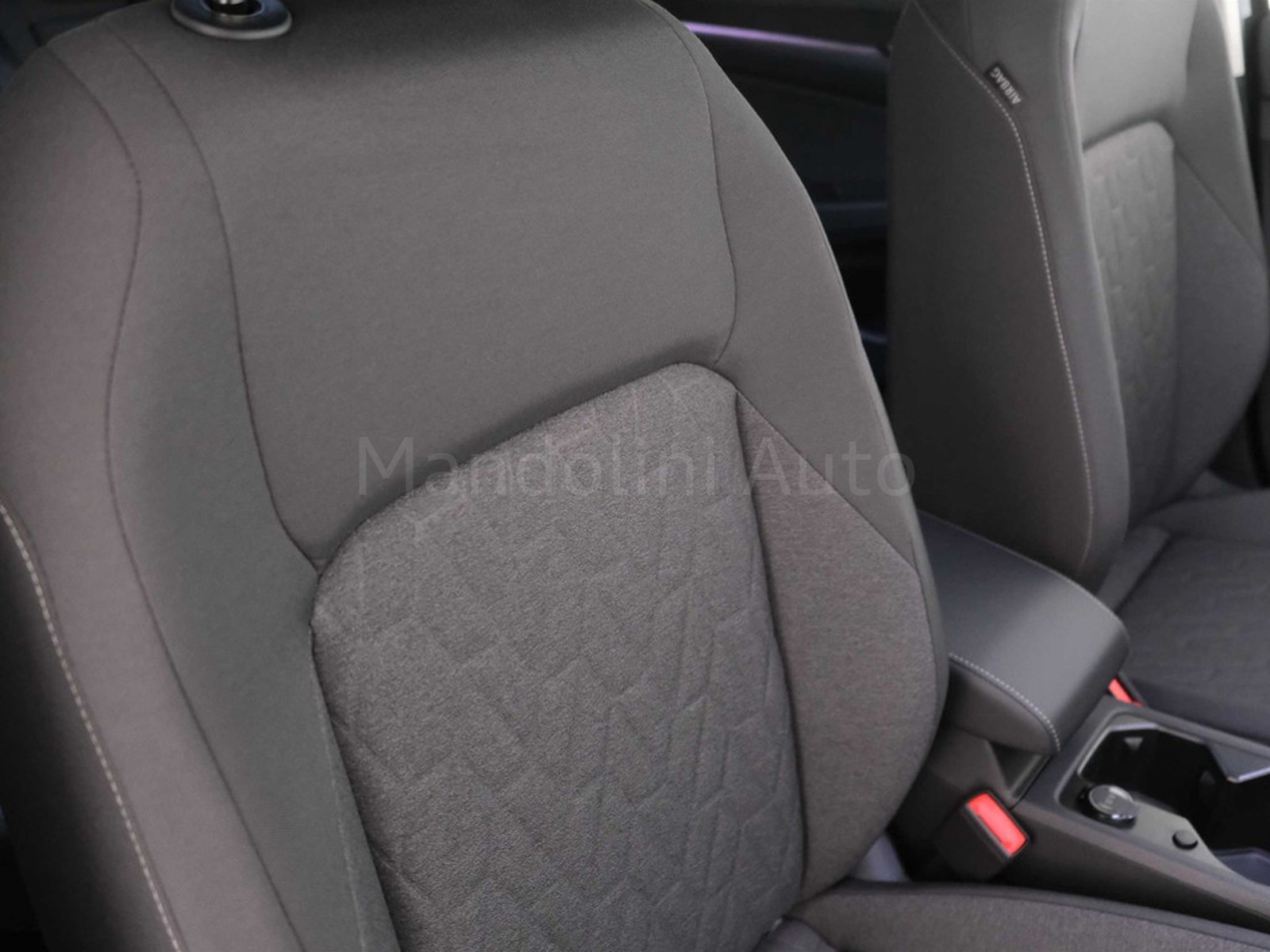 32 - Volkswagen Golf 1.5 tsi ehybrid 204cv edition plus dsg