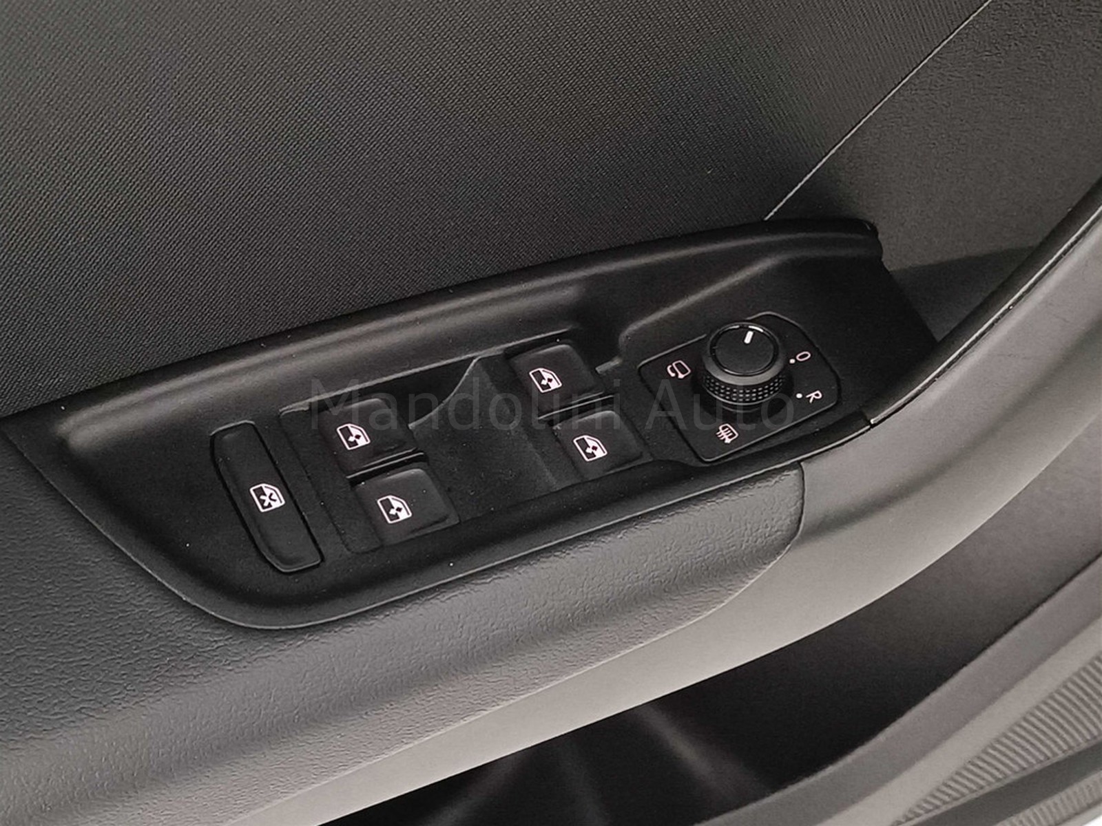 28 - Audi A1 sportback 25 1.0 tfsi s line edition s tronic my20