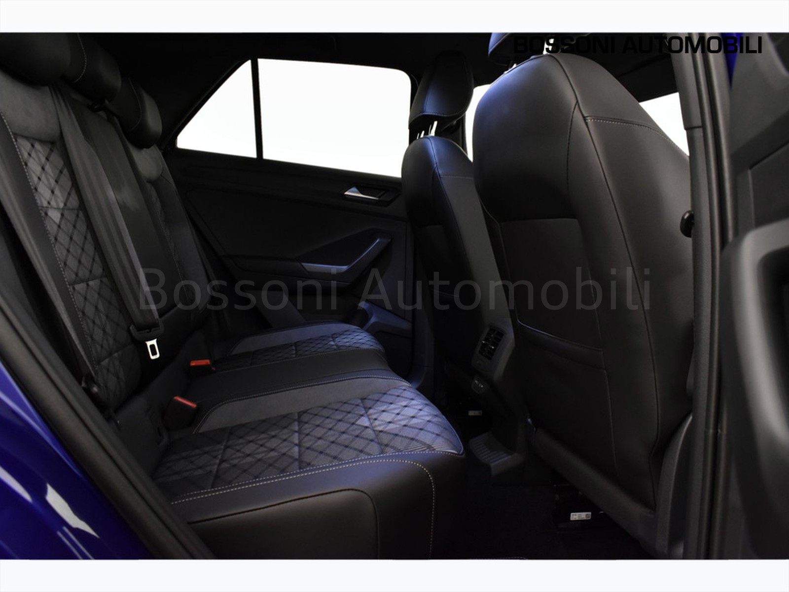 9 - Volkswagen T-Roc 1.0 tsi 115cv r-line plus