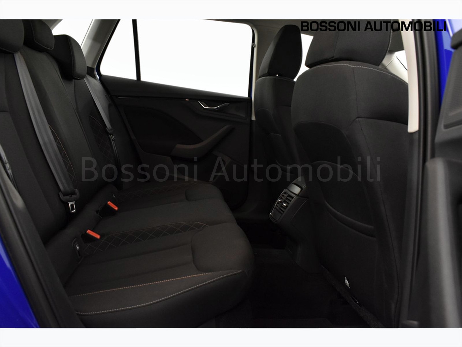 9 - Skoda Kamiq 1.0 tsi 95cv ambition