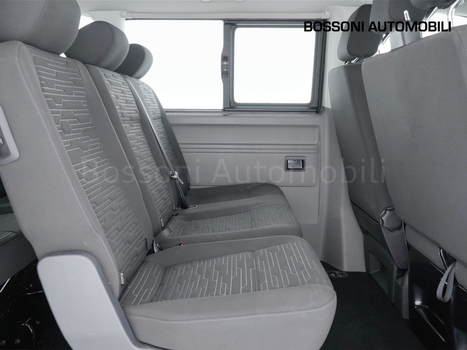 9 - Volkswagen VIC T6.1 Caravelle t6.1 2.0 tdi 150cv comfortline p.c. dsg7