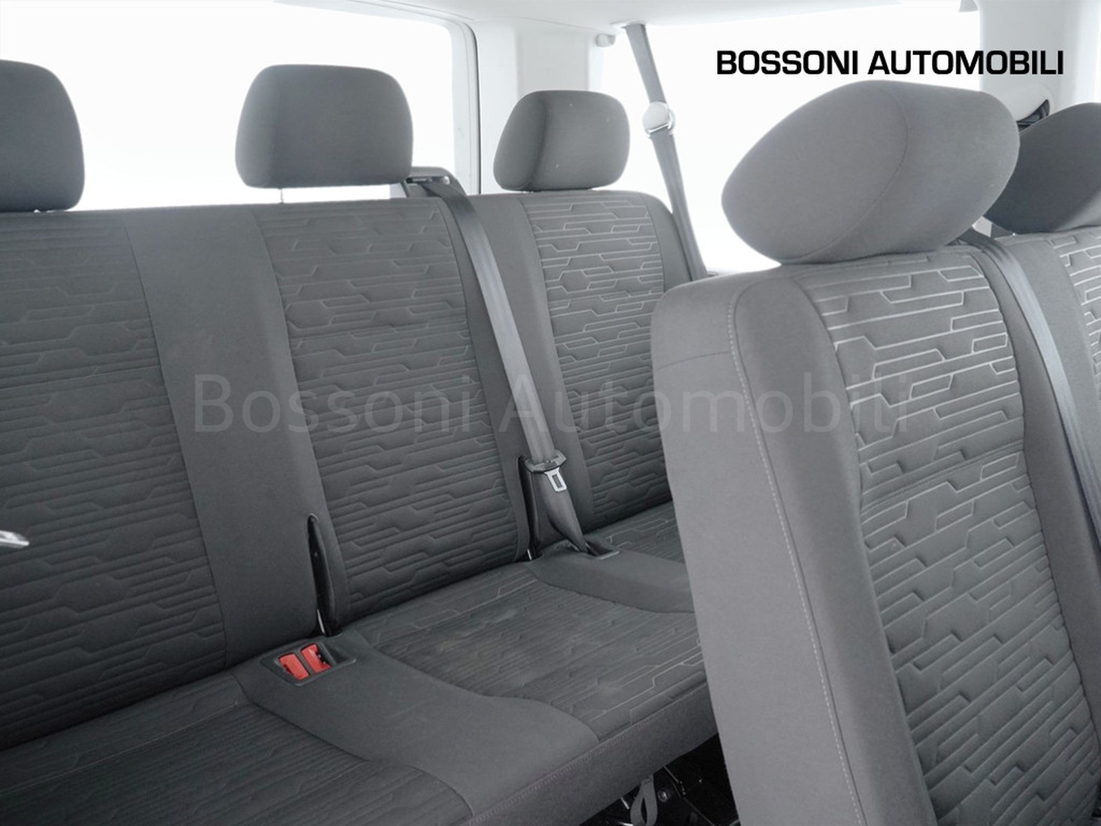 10 - Volkswagen VIC T6.1 Caravelle t6.1 2.0 tdi 150cv comfortline p.c. dsg7