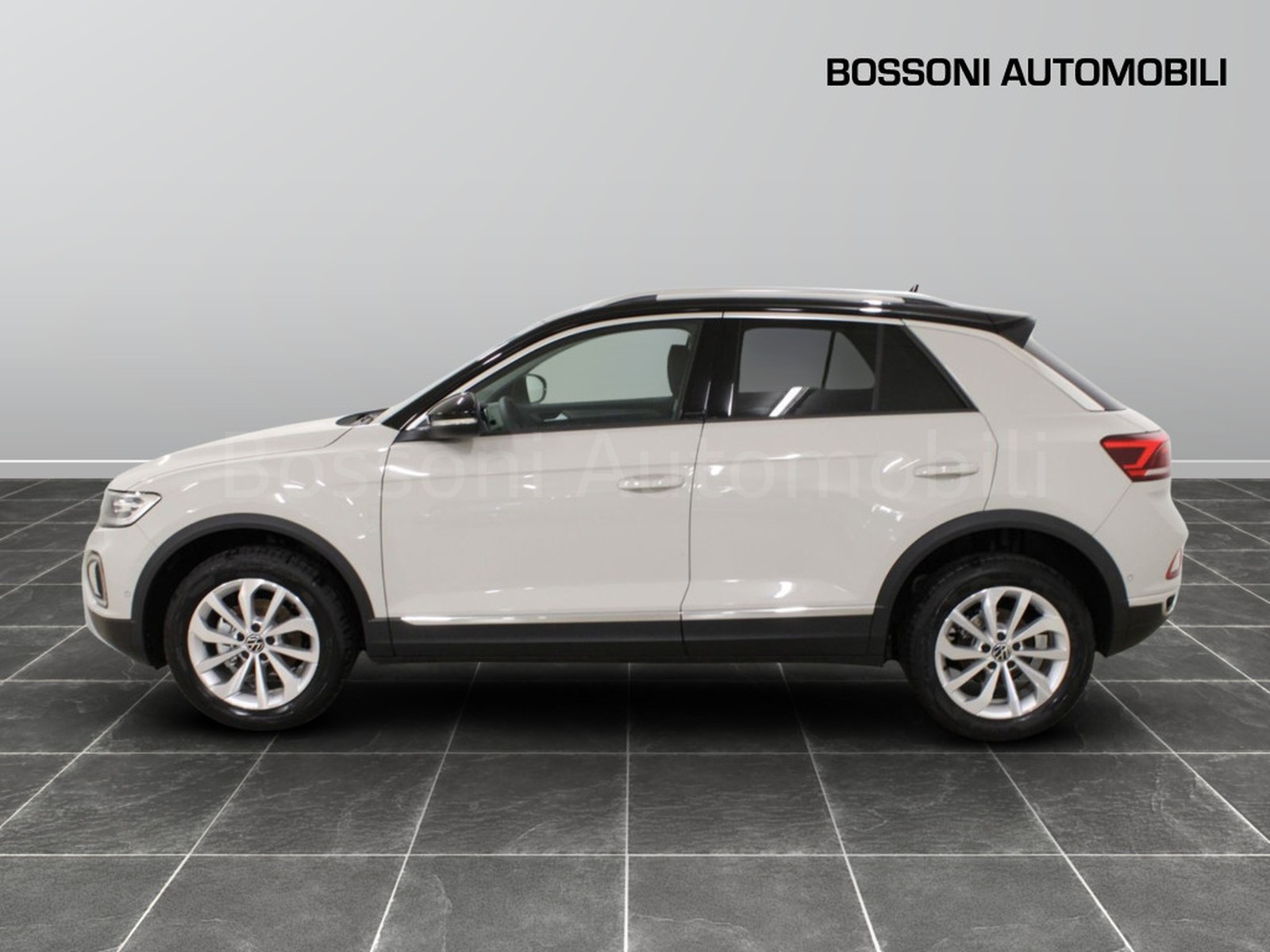 3 - Volkswagen T-Roc 1.0 tsi 115cv style