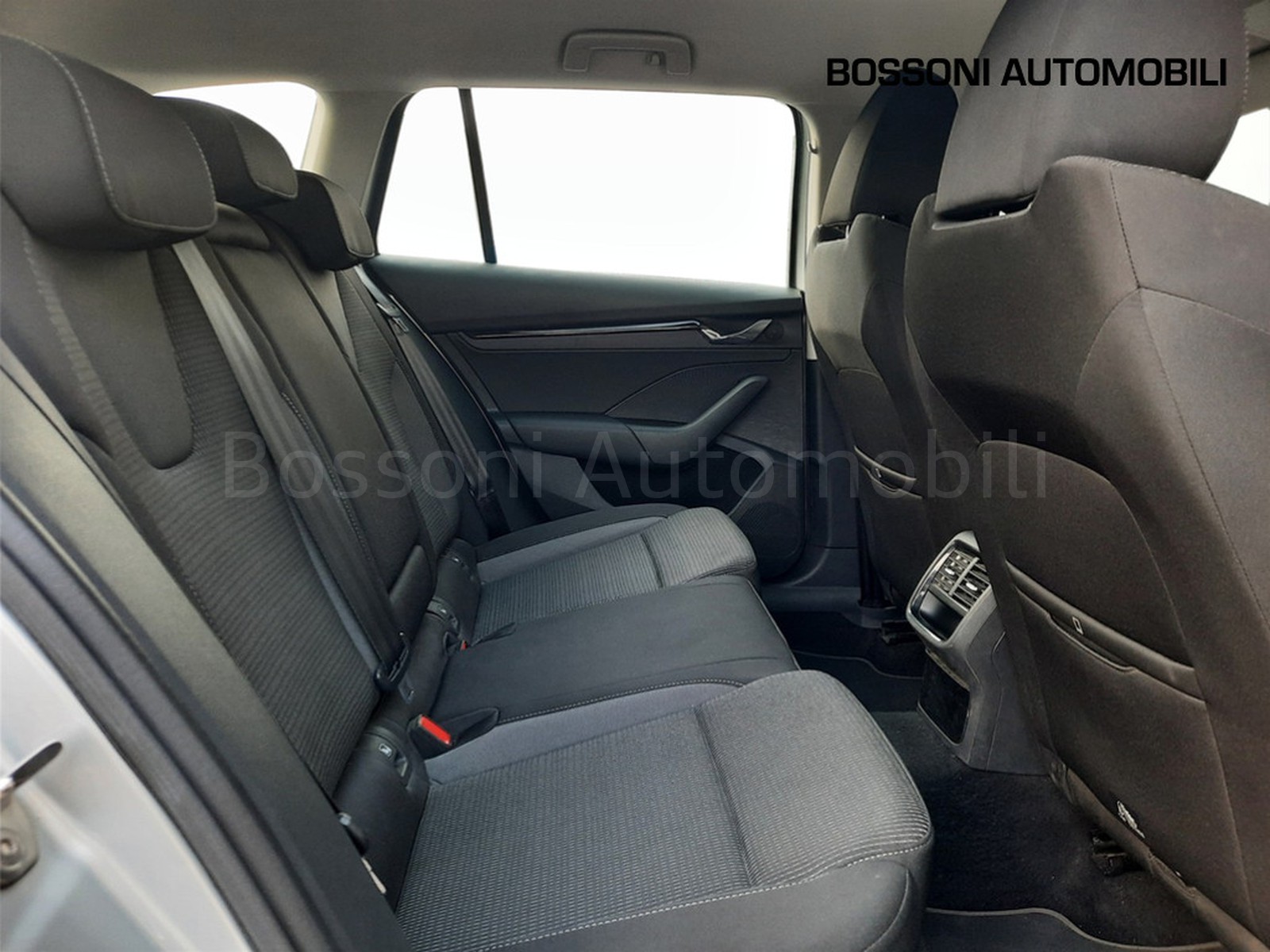 10 - Skoda Octavia wagon 2.0 tdi evo scr 150cv executive dsg