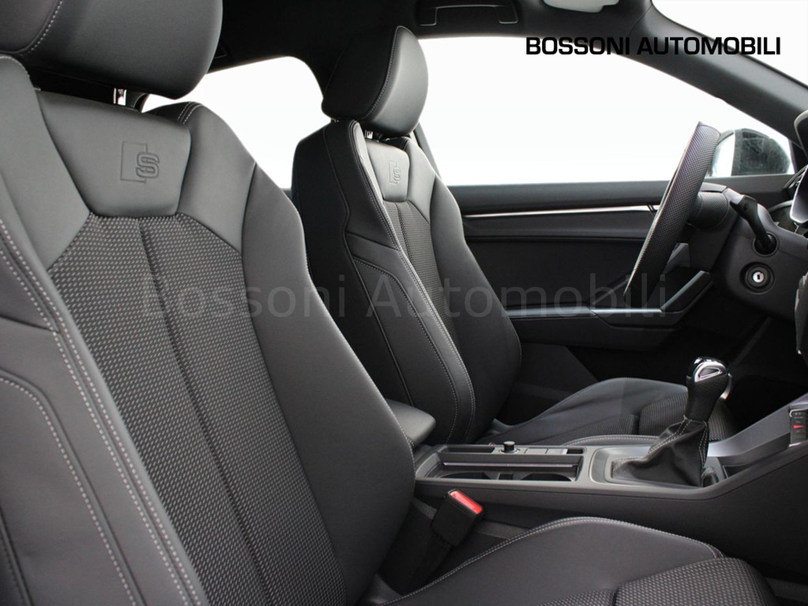 17 - Audi Q3 sportback 45 1.4 tfsi e identity black s tronic