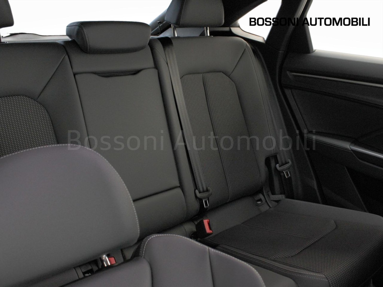 21 - Audi Q3 sportback 45 1.4 tfsi e identity black s tronic