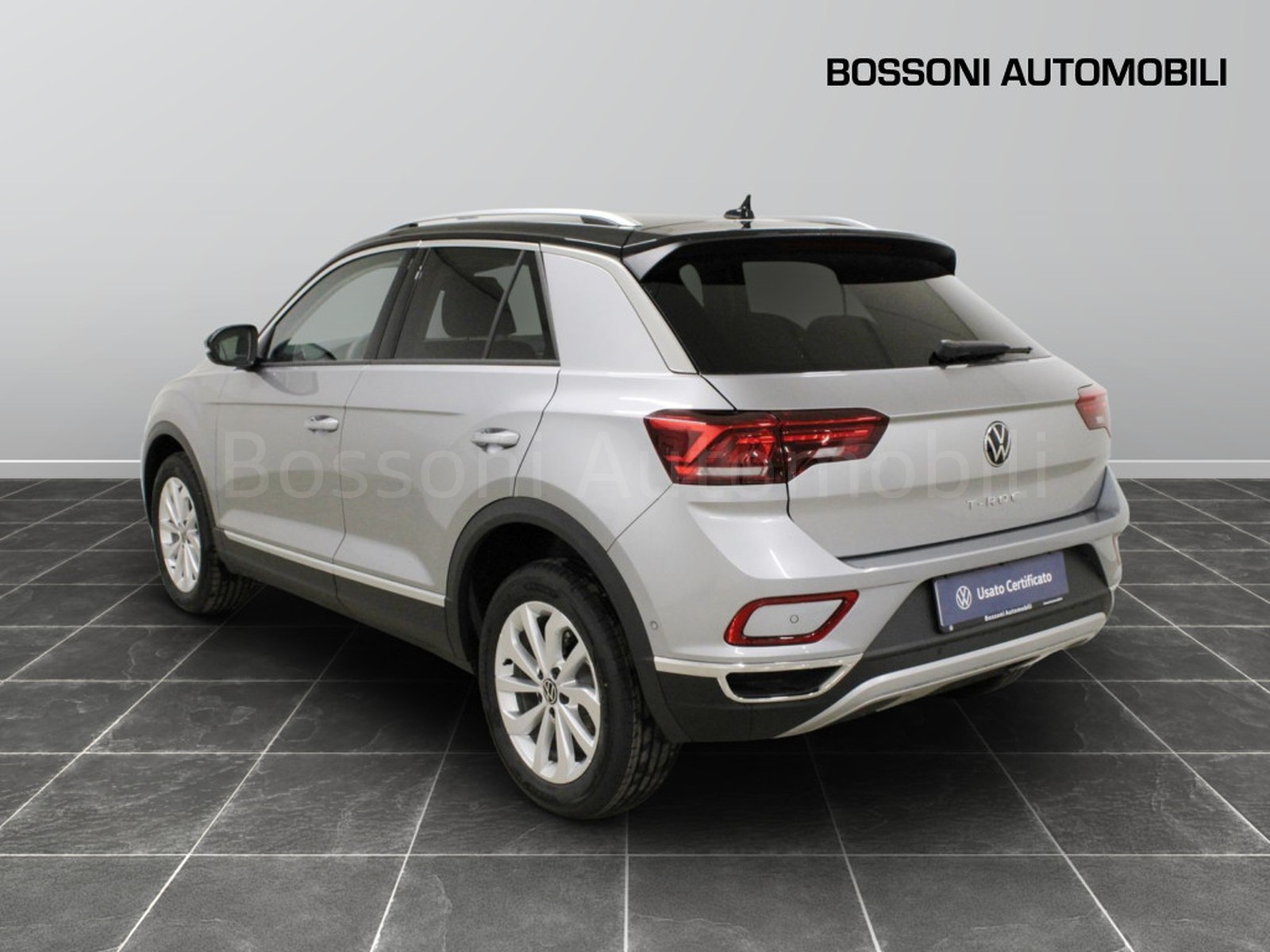 4 - Volkswagen T-Roc 1.0 tsi 115cv style