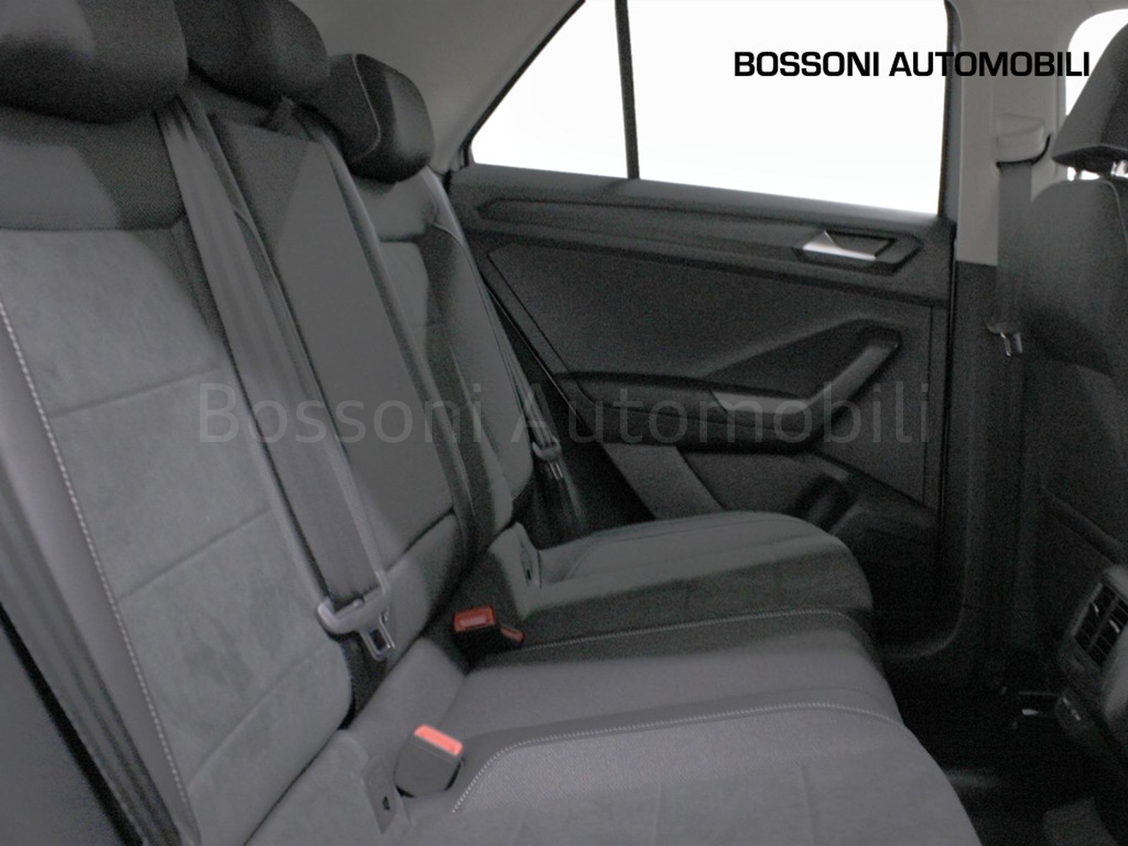 9 - Volkswagen T-Roc 1.0 tsi 115cv style