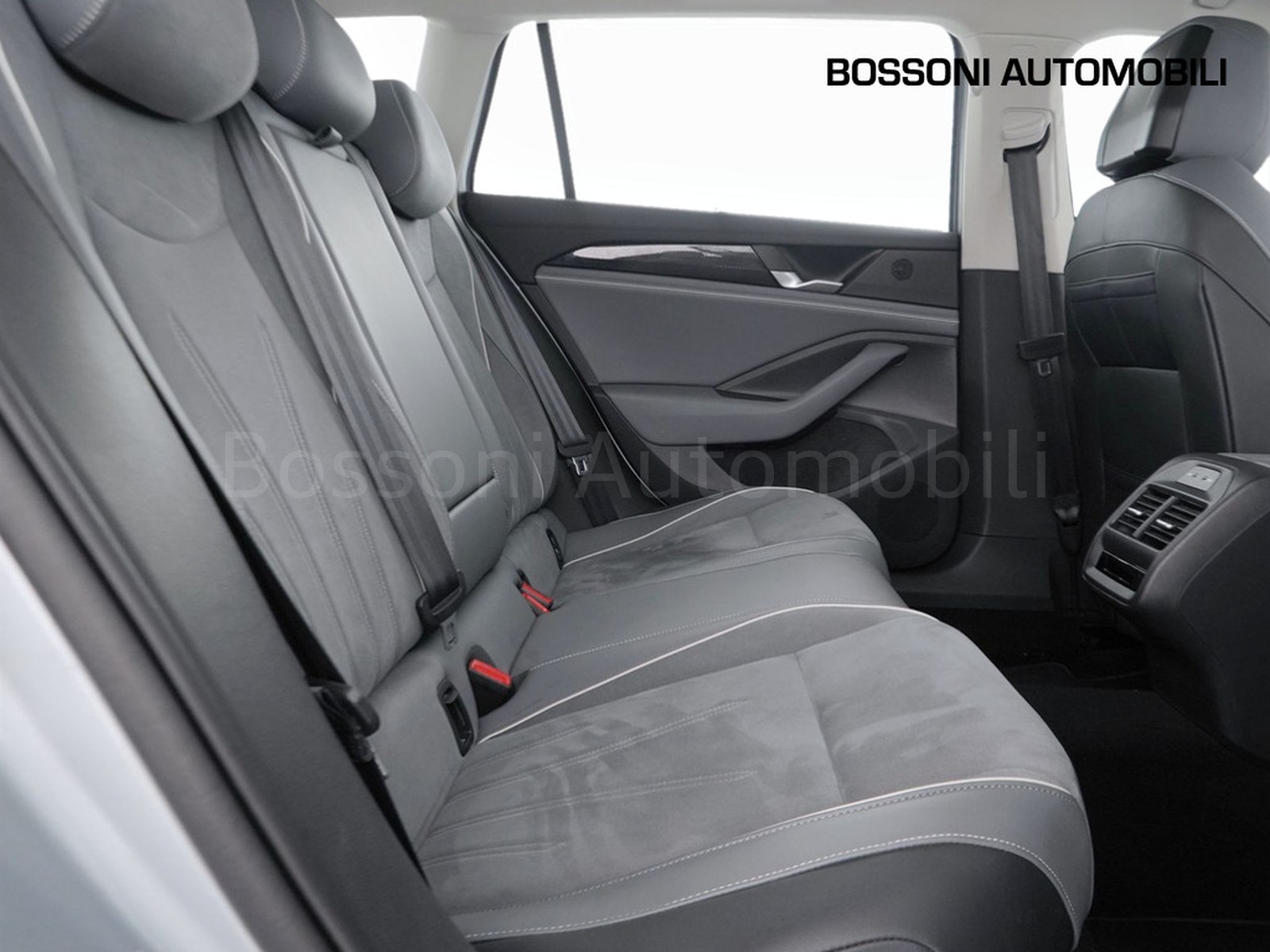 9 - Volkswagen Passat 2.0 tdi scr evo 150cv business dsg