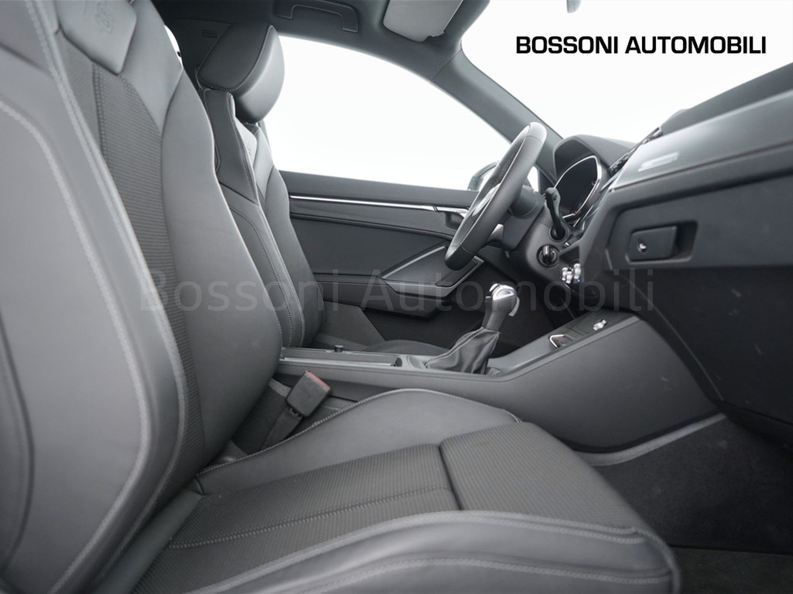 16 - Audi Q3 35 2.0 tdi s line edition s tronic