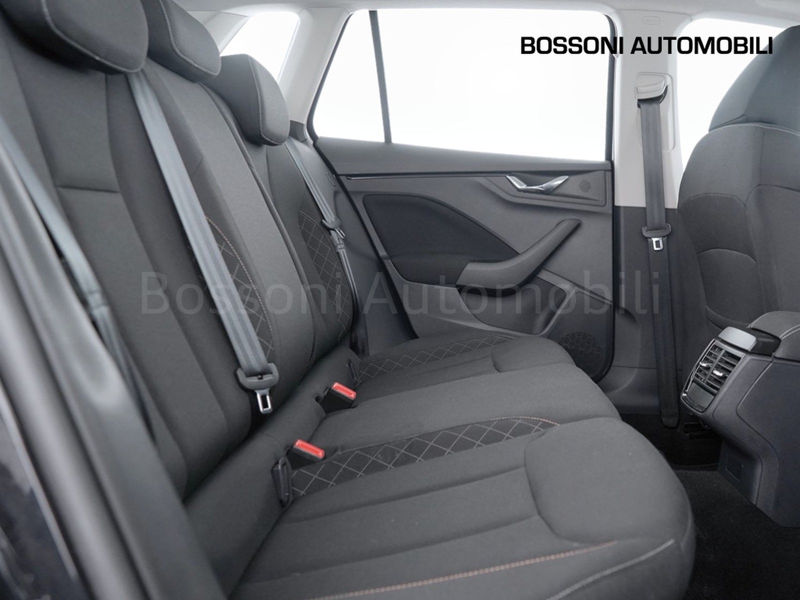 9 - Skoda Kamiq 1.0 tsi 95cv ambition