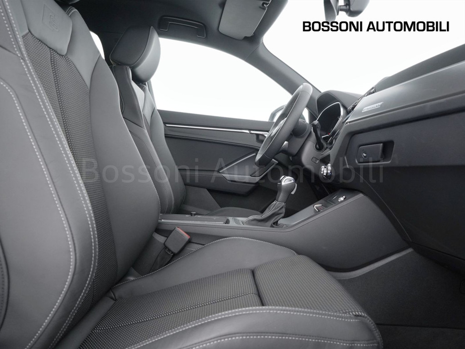 16 - Audi Q3 sportback 40 2.0 tdi 193cv s line edition quattro s tronic