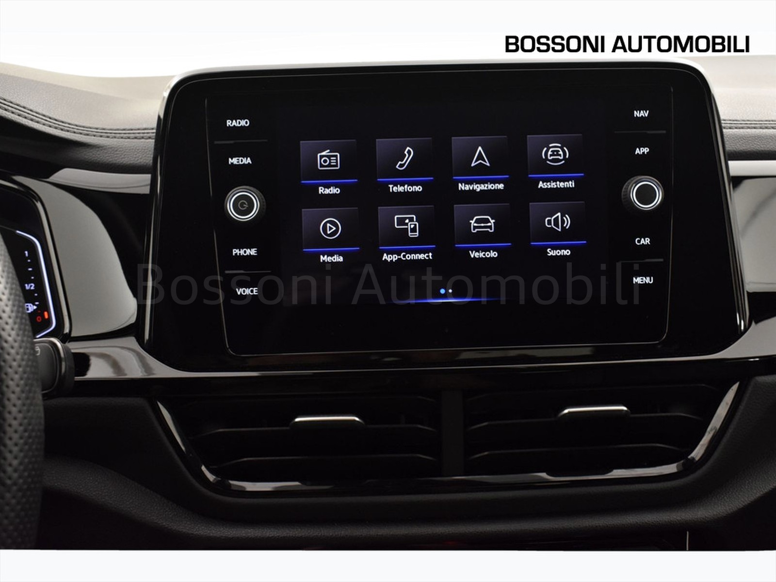 22 - Volkswagen T-Roc 2.0 tdi scr 115cv r line