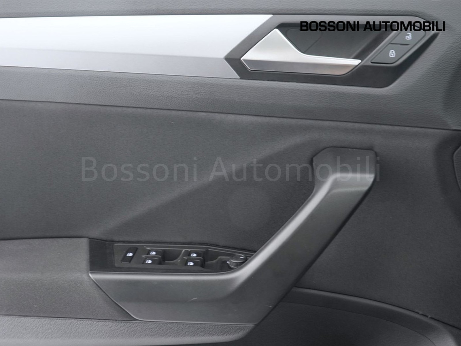 17 - Volkswagen T-Roc 2.0 tdi scr 115cv life