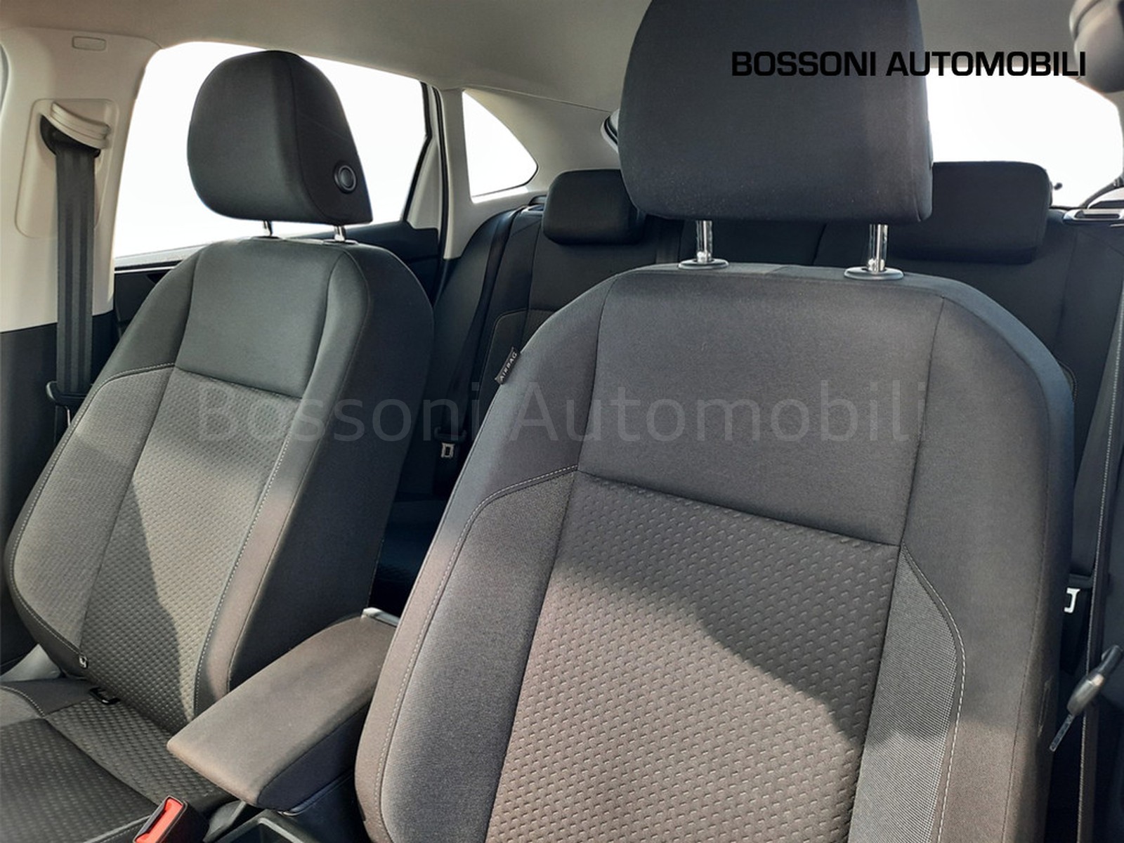 16 - Volkswagen Taigo 1.0 tsi 95cv life