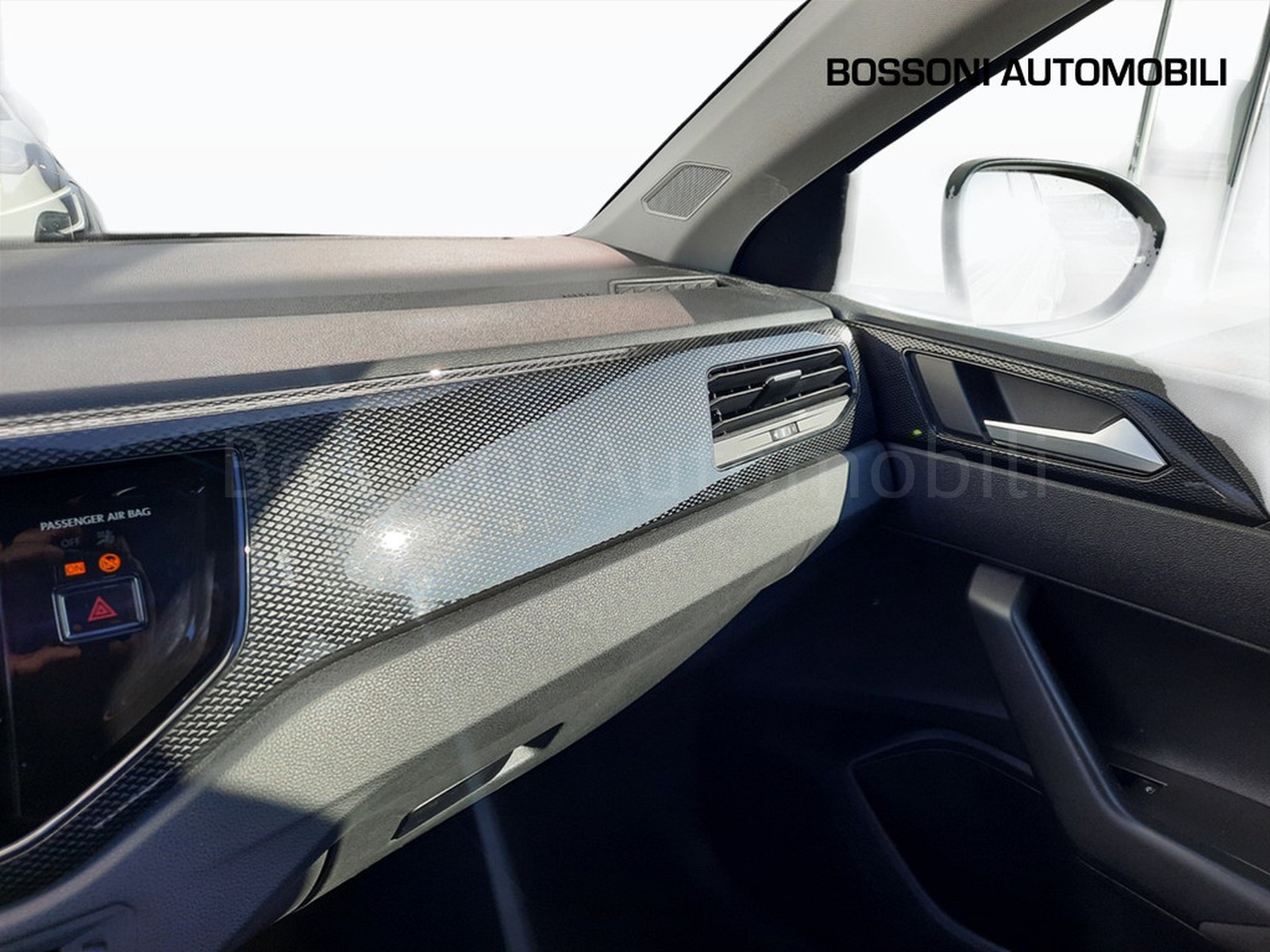 17 - Volkswagen Taigo 1.0 tsi 95cv life