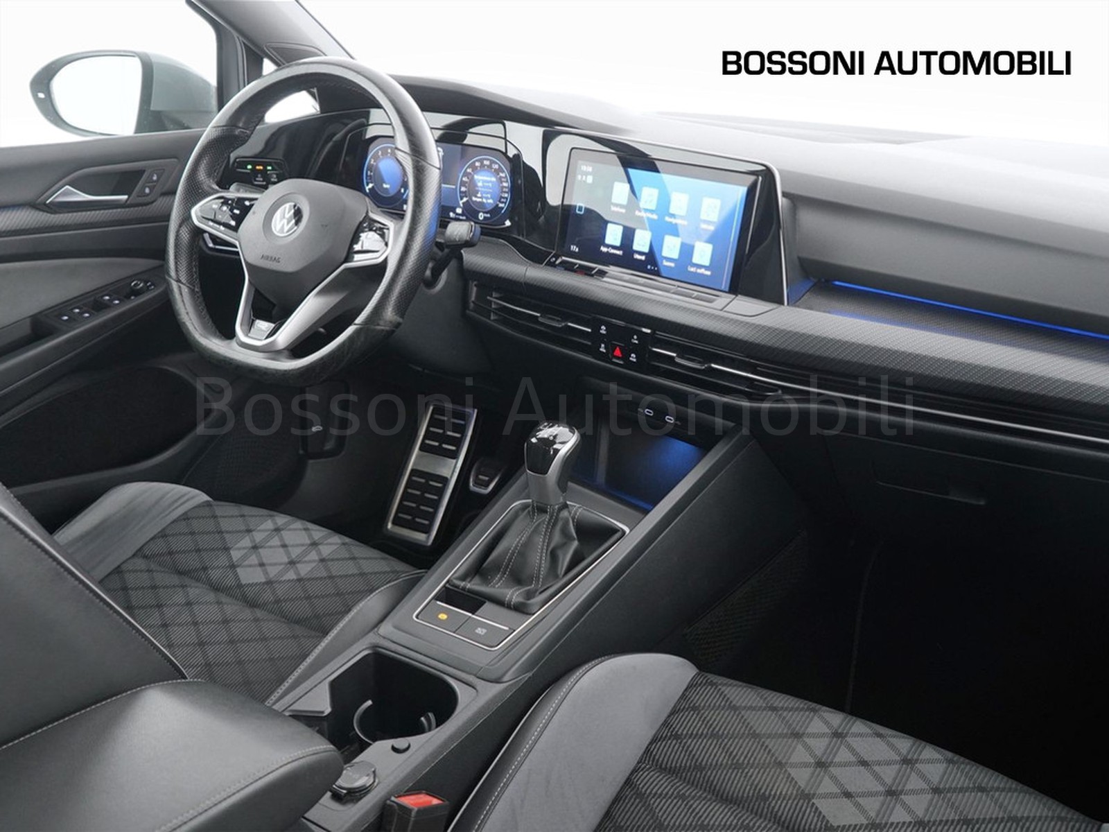 6 - Volkswagen Golf 1.5 tsi evo act 150cv r-line