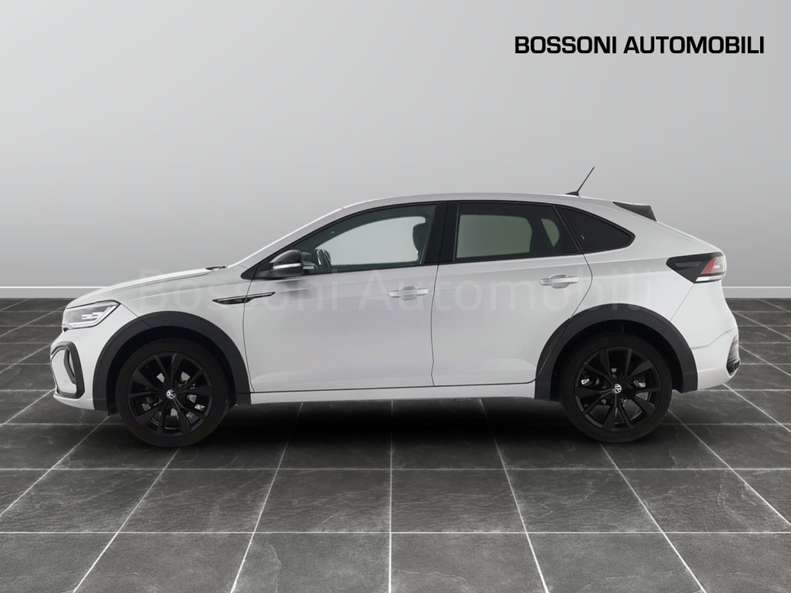 3 - Volkswagen Taigo 1.0 tsi 110cv r-line