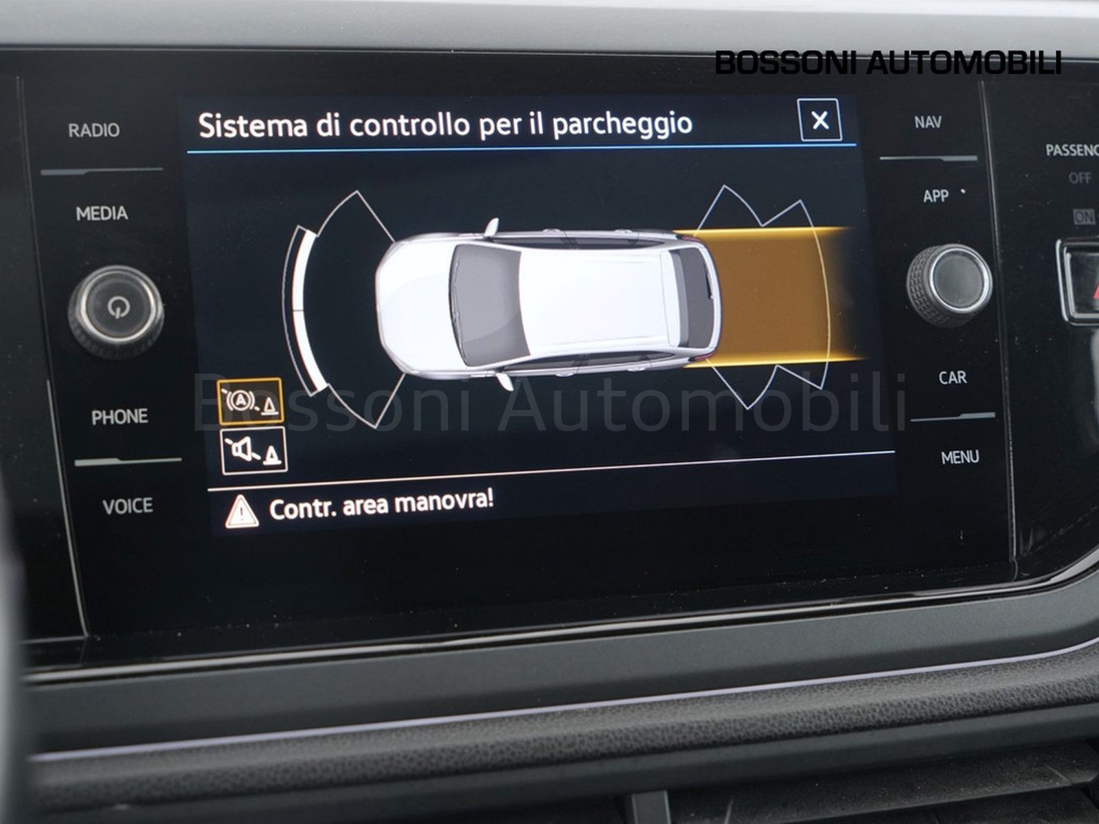 32 - Volkswagen Taigo 1.0 tsi 110cv r-line