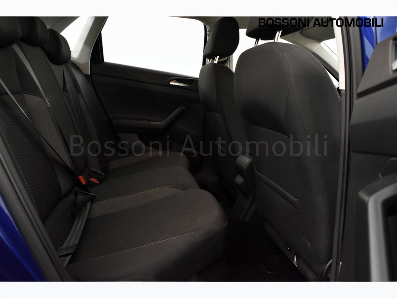 9 - Volkswagen Polo 1.0 tsi 95cv life