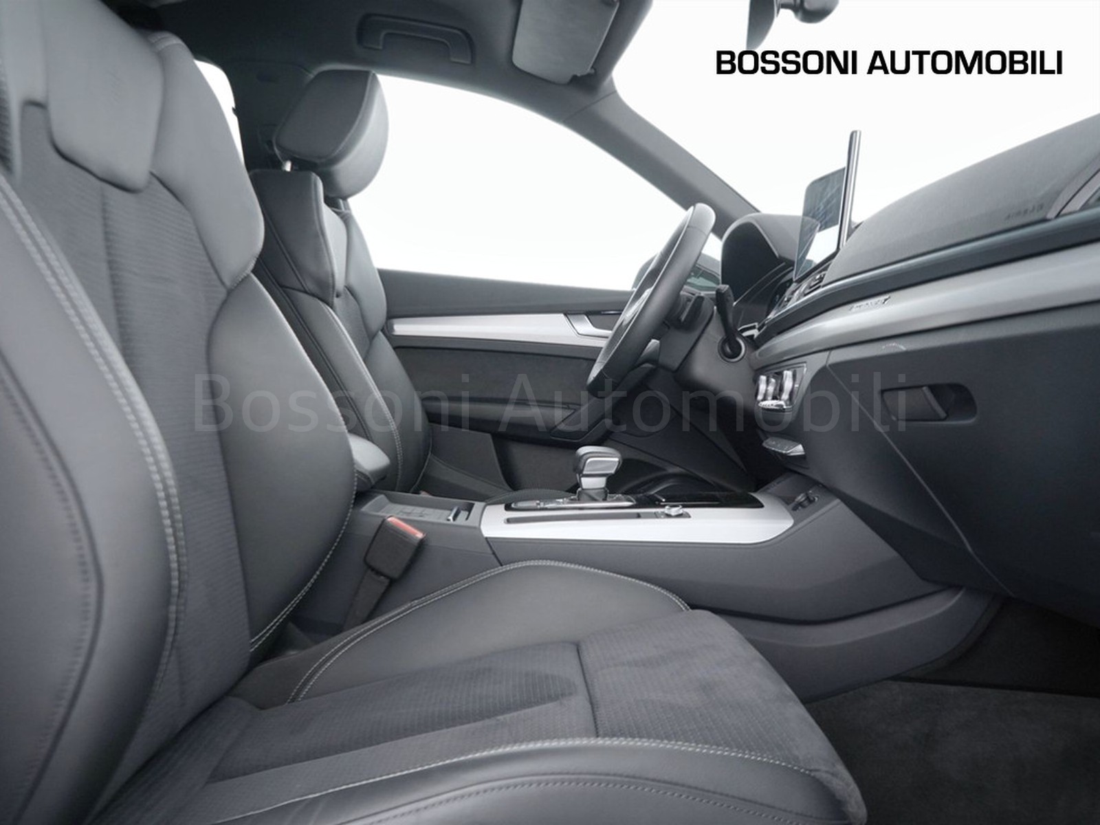 16 - Audi Q5 sportback 40 2.0 tdi mhev 12v s line quattro s tronic