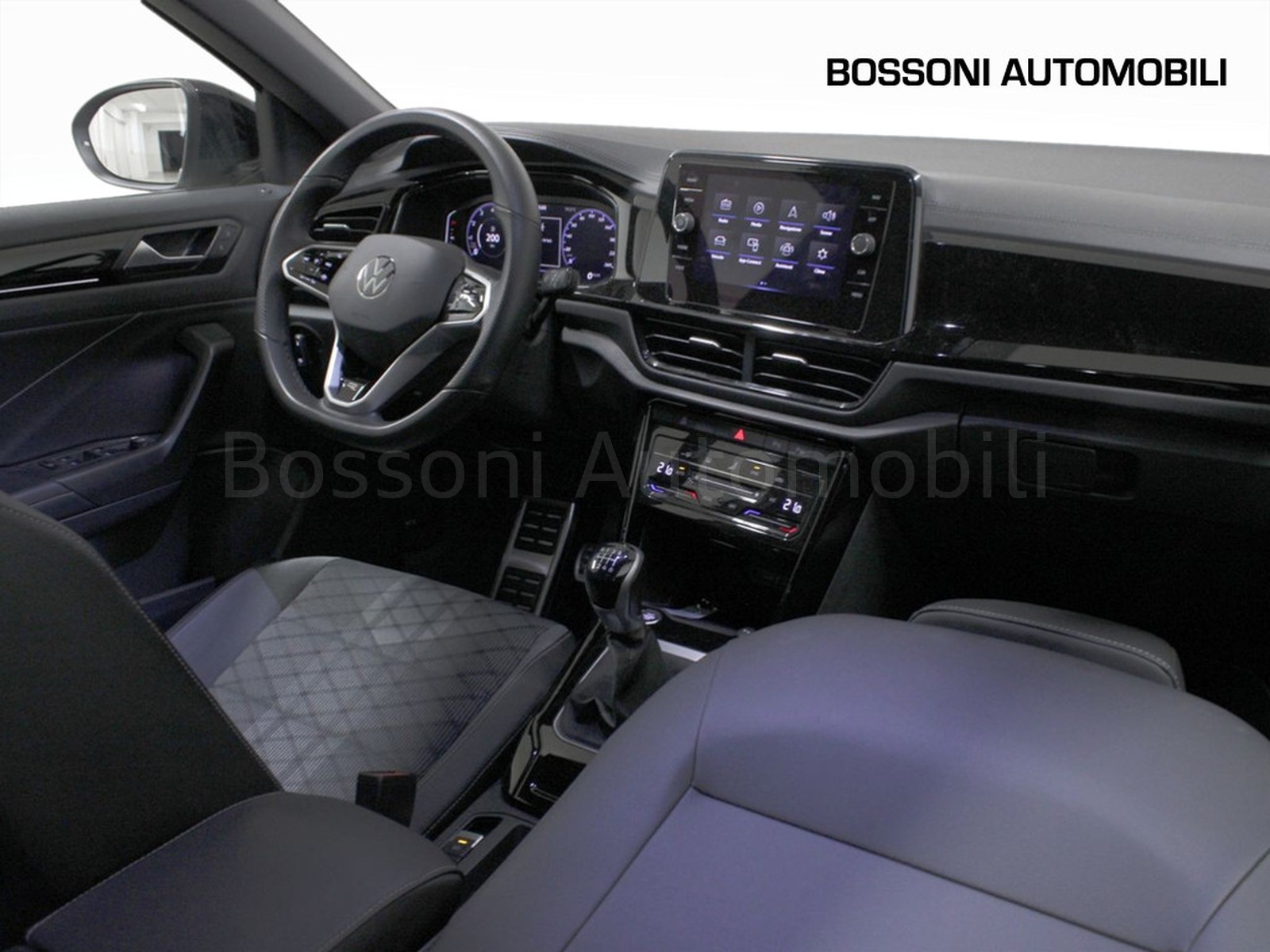 6 - Volkswagen T-Roc 1.0 tsi 110cv r line