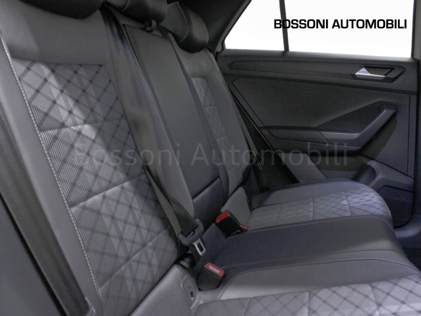 9 - Volkswagen T-Roc 1.0 tsi 110cv r line