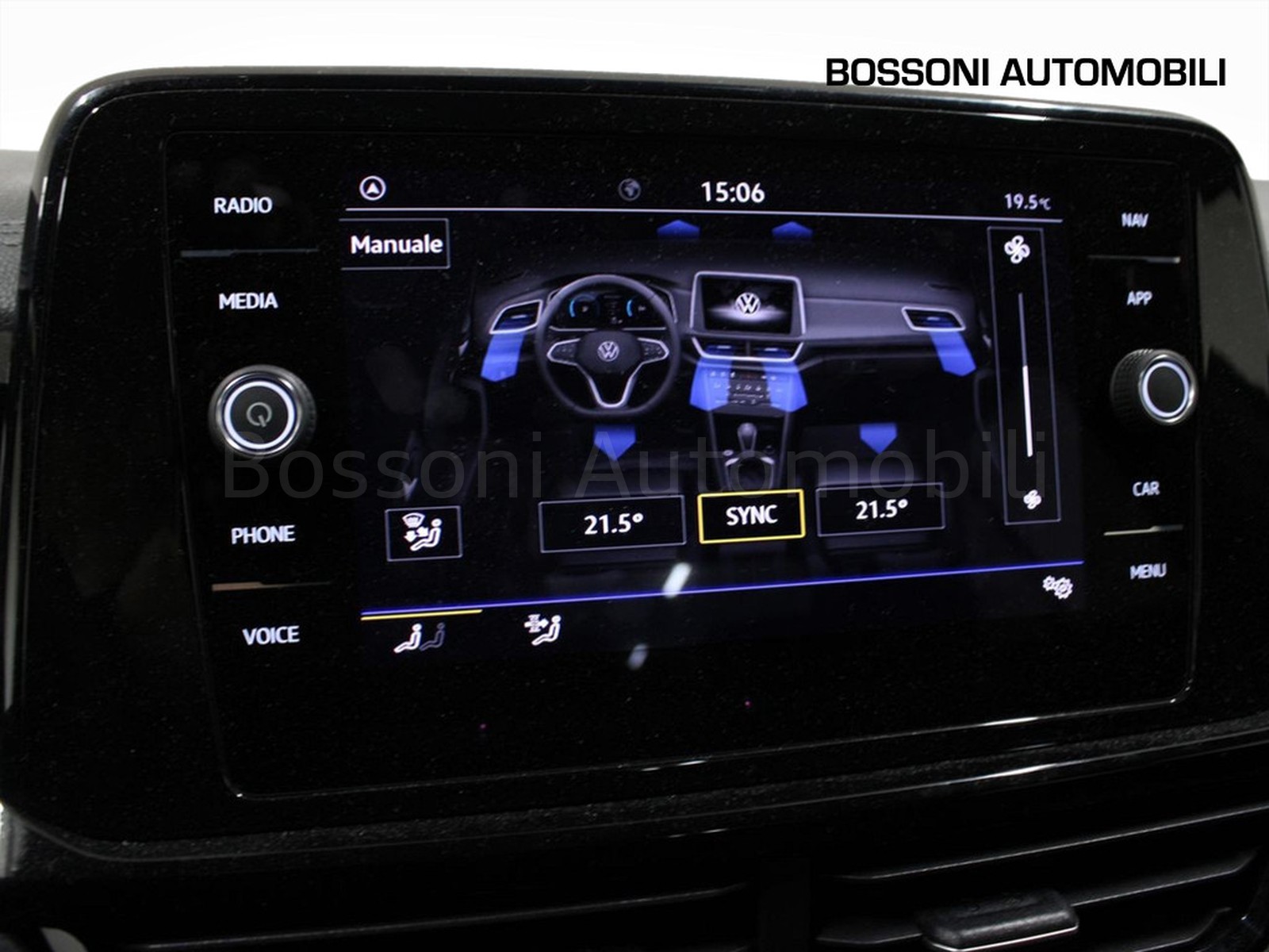 23 - Volkswagen T-Roc 1.0 tsi 110cv r line