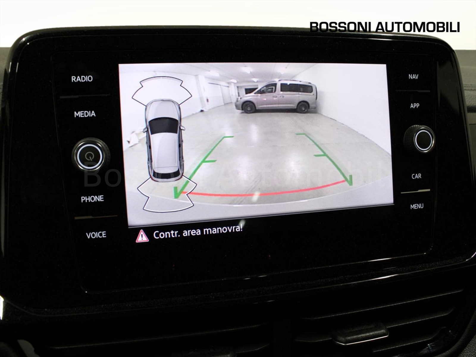 27 - Volkswagen T-Roc 1.0 tsi 110cv r line