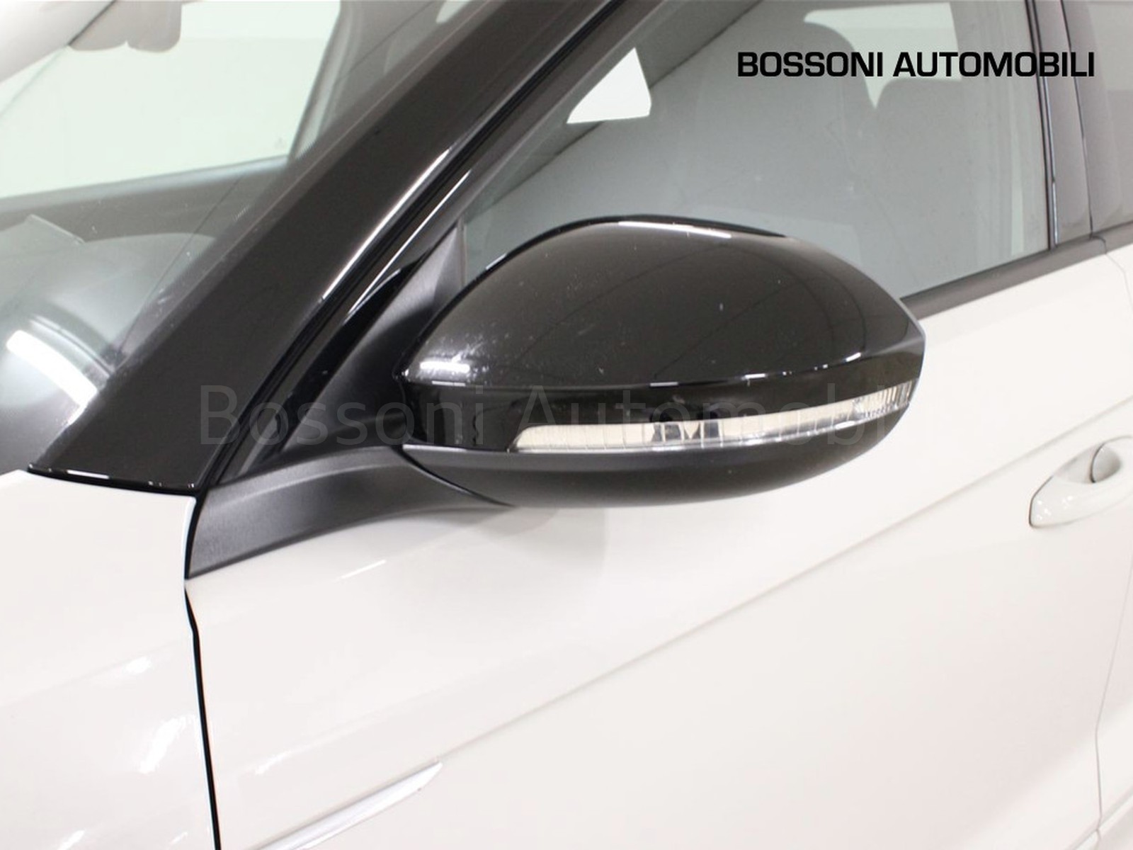 33 - Volkswagen T-Roc 1.0 tsi 110cv r line