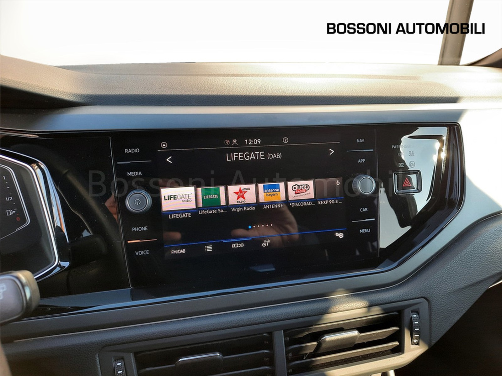 11 - Volkswagen Taigo 1.0 tsi 115cv r-line plus