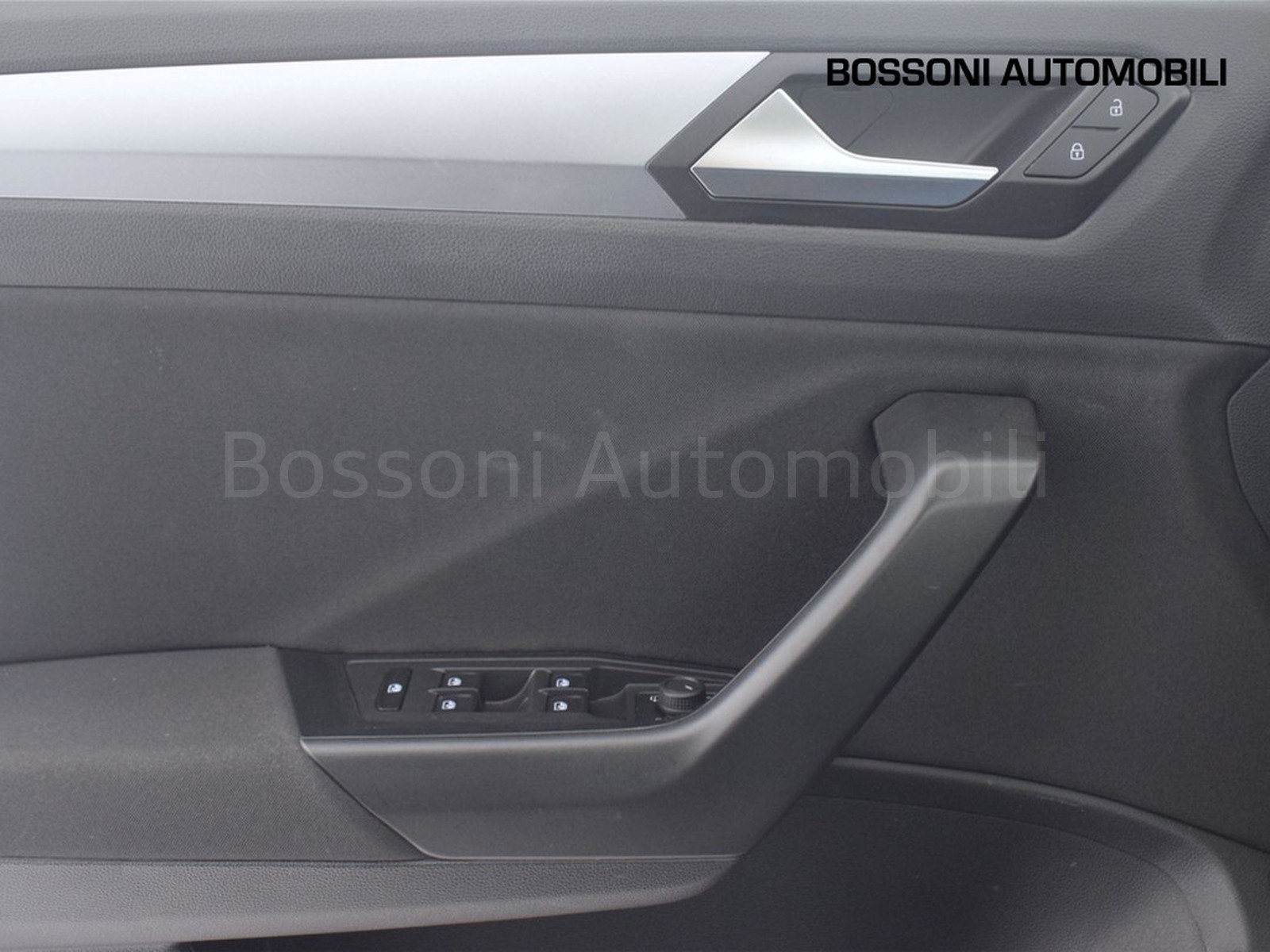 17 - Volkswagen T-Roc 2.0 tdi scr 115cv life