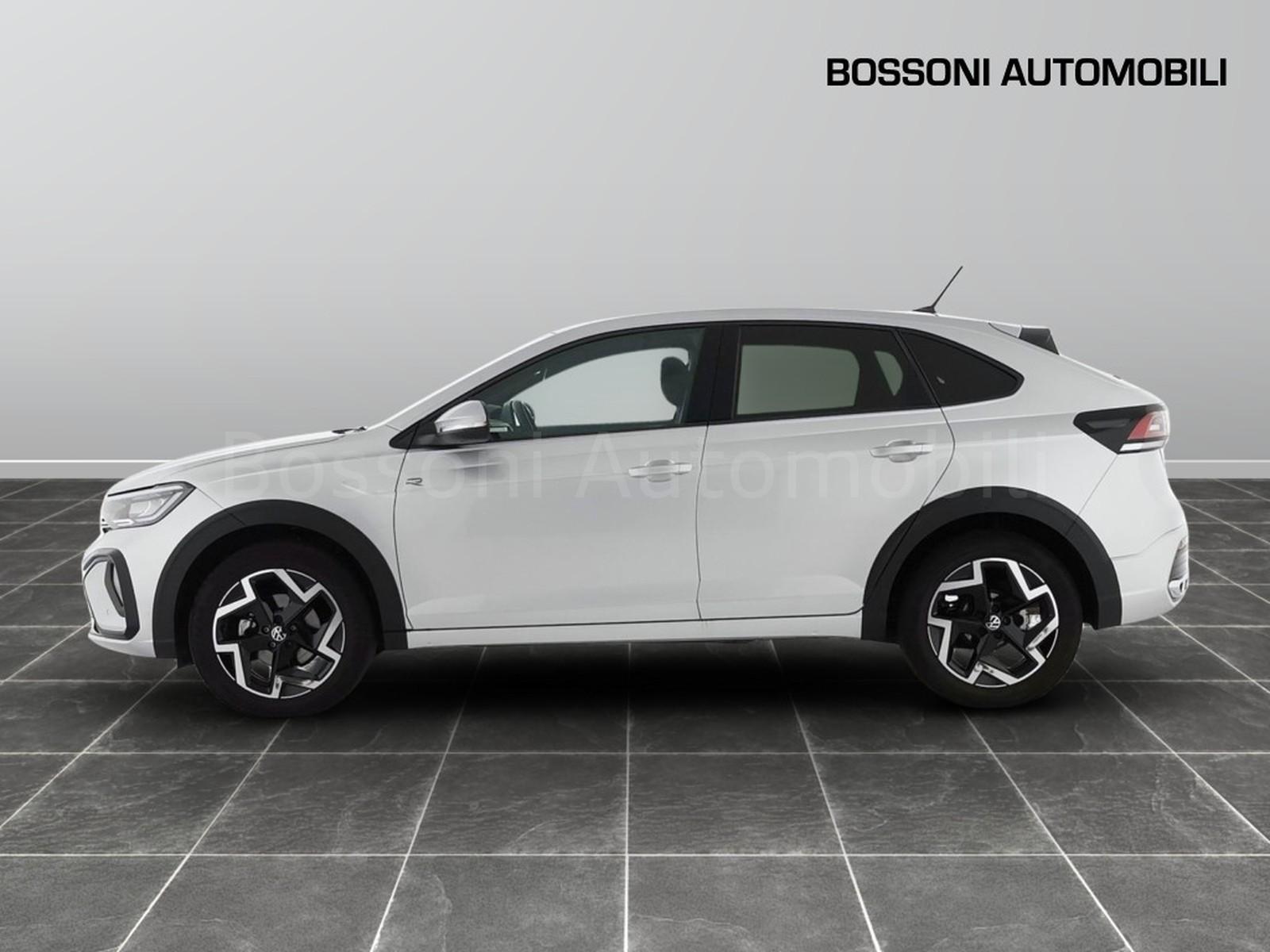 3 - Volkswagen Taigo 1.0 tsi 115cv r-line