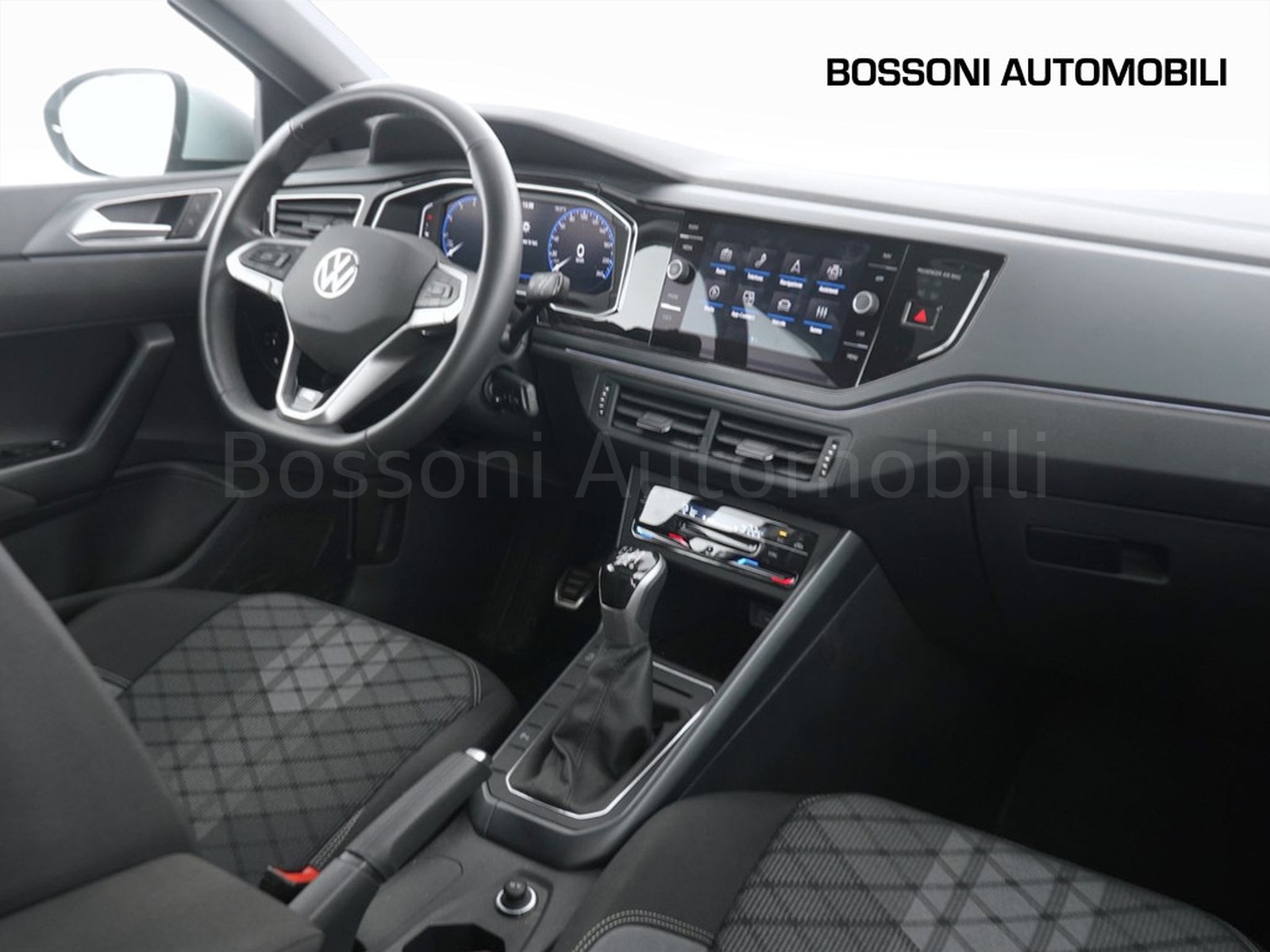 6 - Volkswagen Taigo 1.0 tsi 115cv r-line